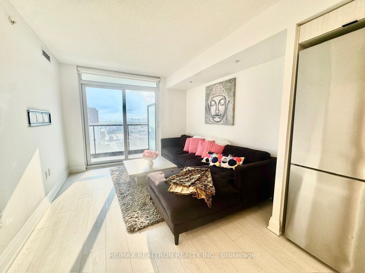 30 Gibbs Road 1310, Toronto, ON M9B 0E4 photo 2