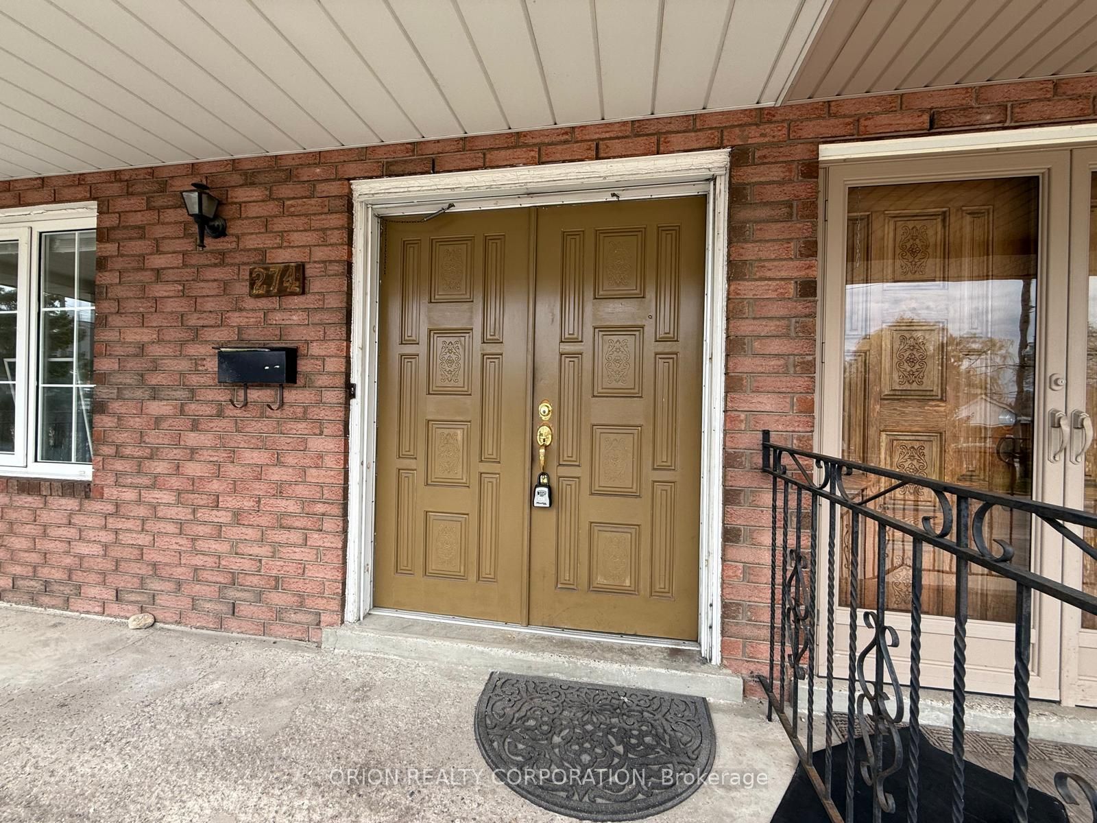 274 Viewmount Avenue Upper, Toronto, ON M6B 1V2 photo 2
