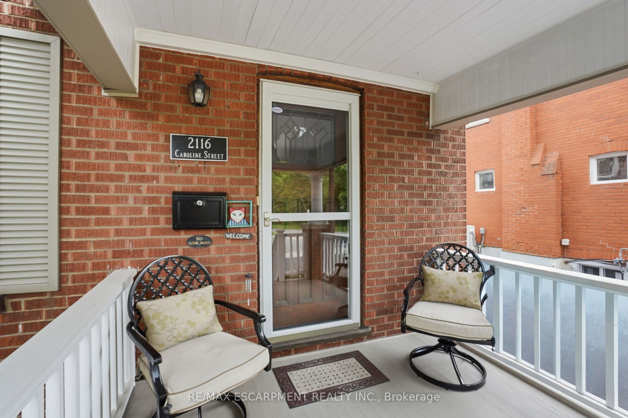 2116 Caroline Street, Burlington, ON L7R 1L8 photo 4