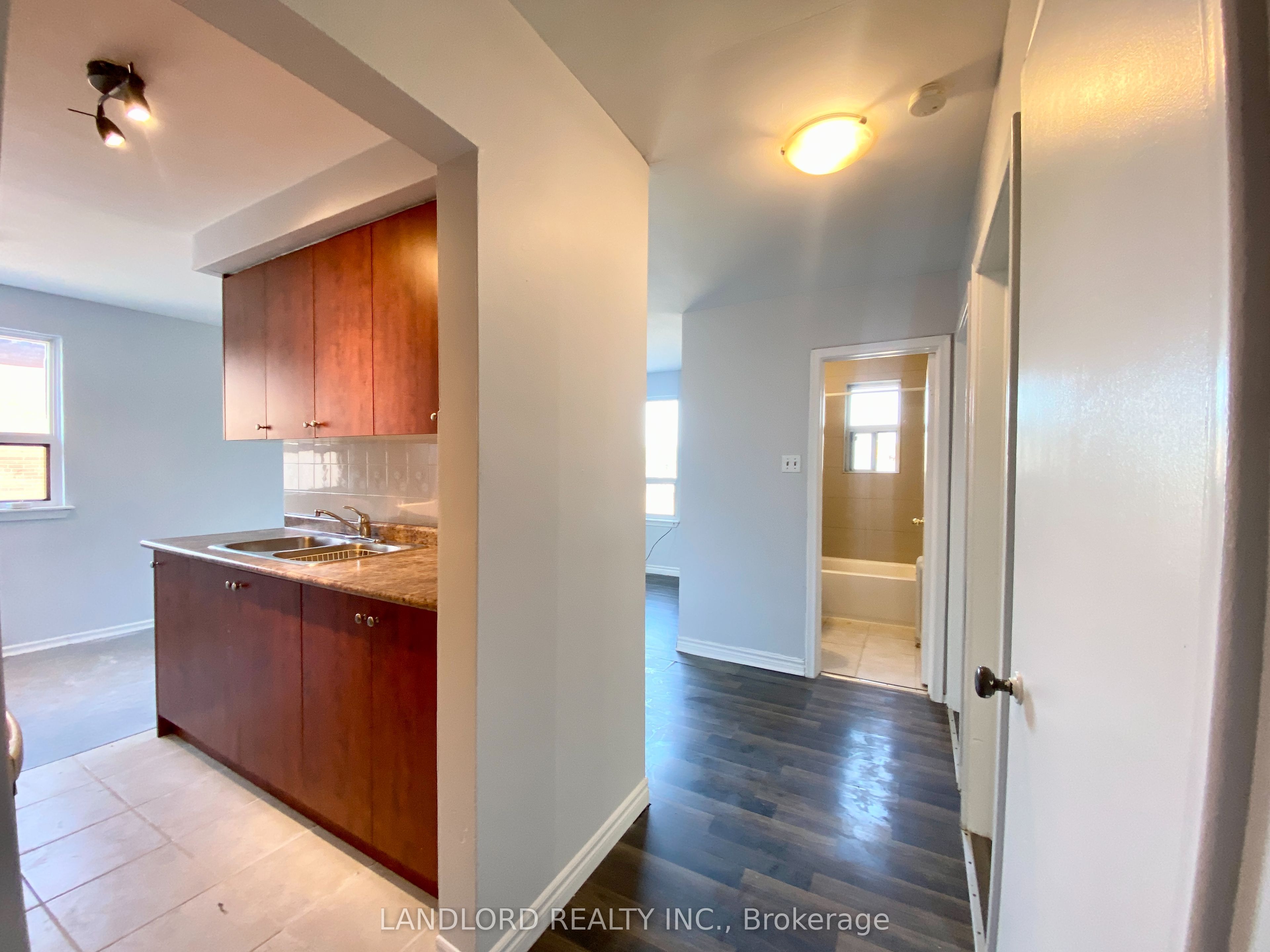 127 Scarlett Road 4, Toronto, ON M6N 4K6 photo 3