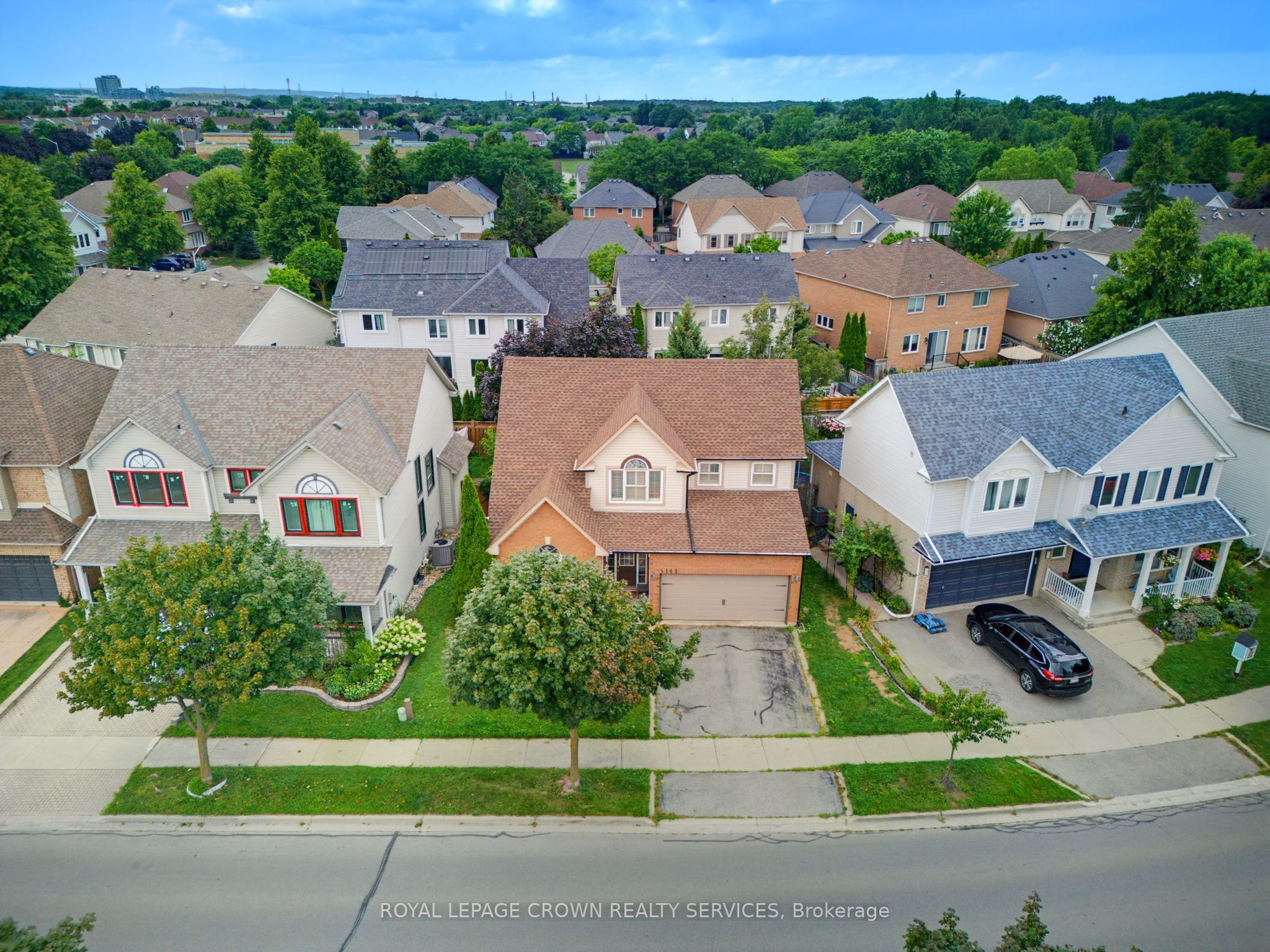 5141 Blue Spruce Avenue, Burlington, ON L7L 6G7 photo 2