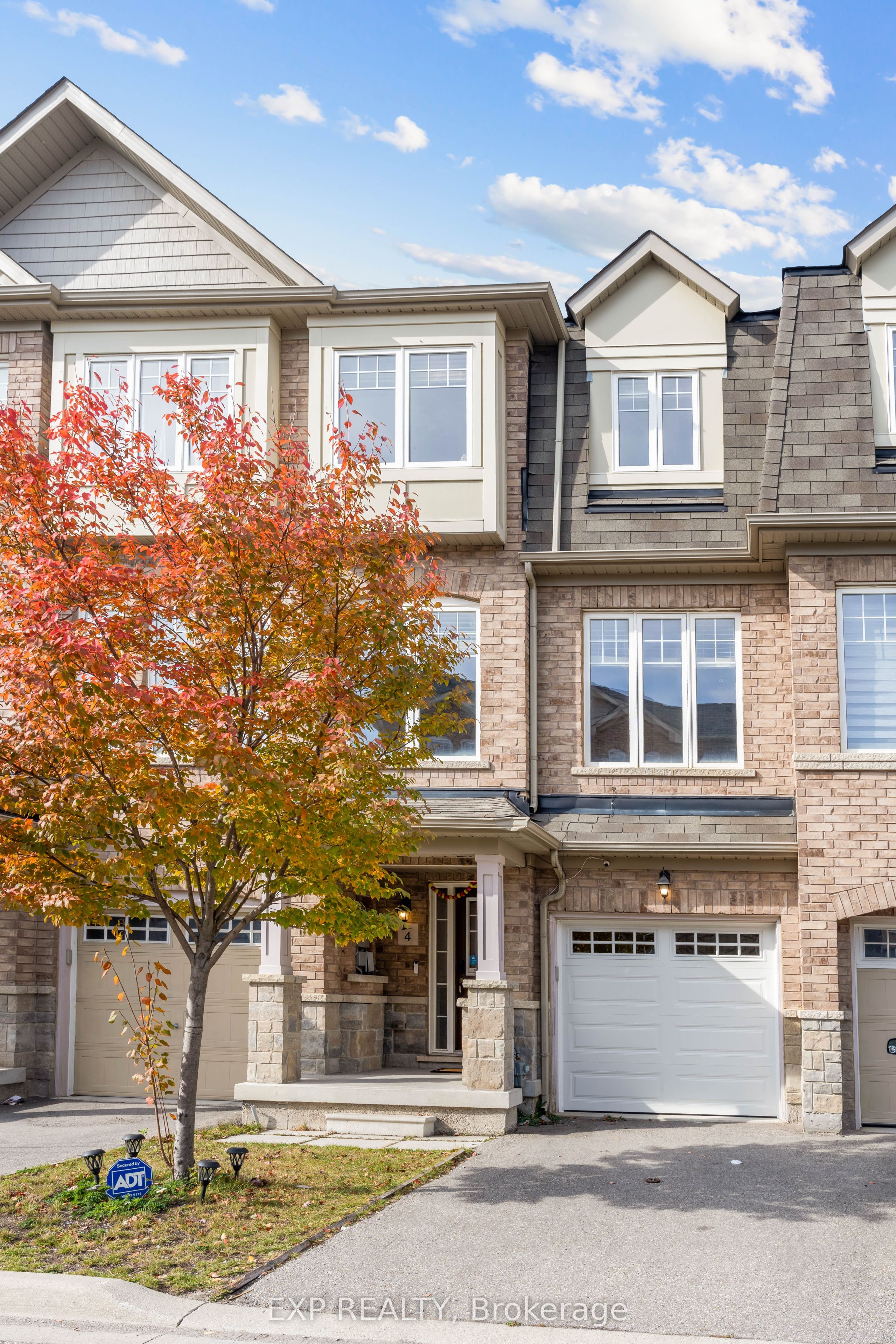 4 Magdalene Crescent, Brampton, ON L6Z 0G9 photo 2