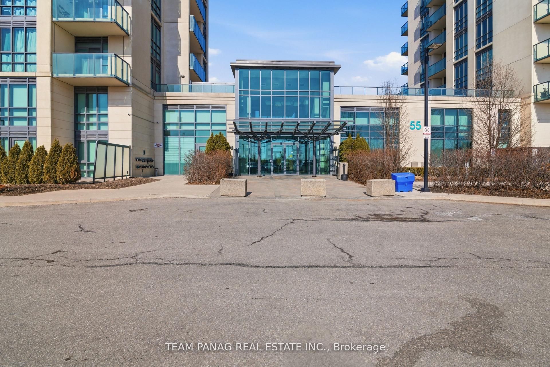 45 Yorkland Boulevard 209, Brampton, ON L6P 4B4 photo 4