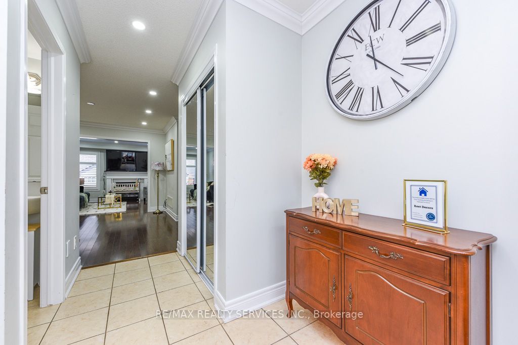 22 ROBERT PARKINSON Drive W, Brampton, ON L7A 0Y3 photo 5