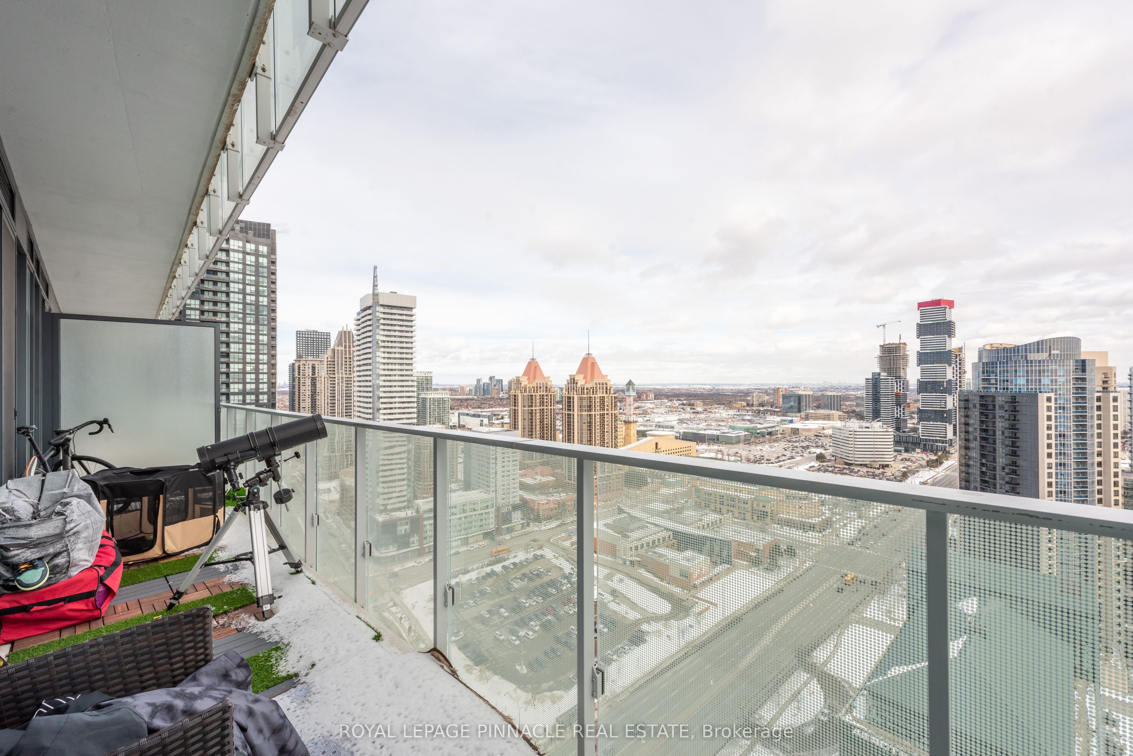 3900 Confederation Parkway 2802, Mississauga, ON L5B 0K7 photo 4
