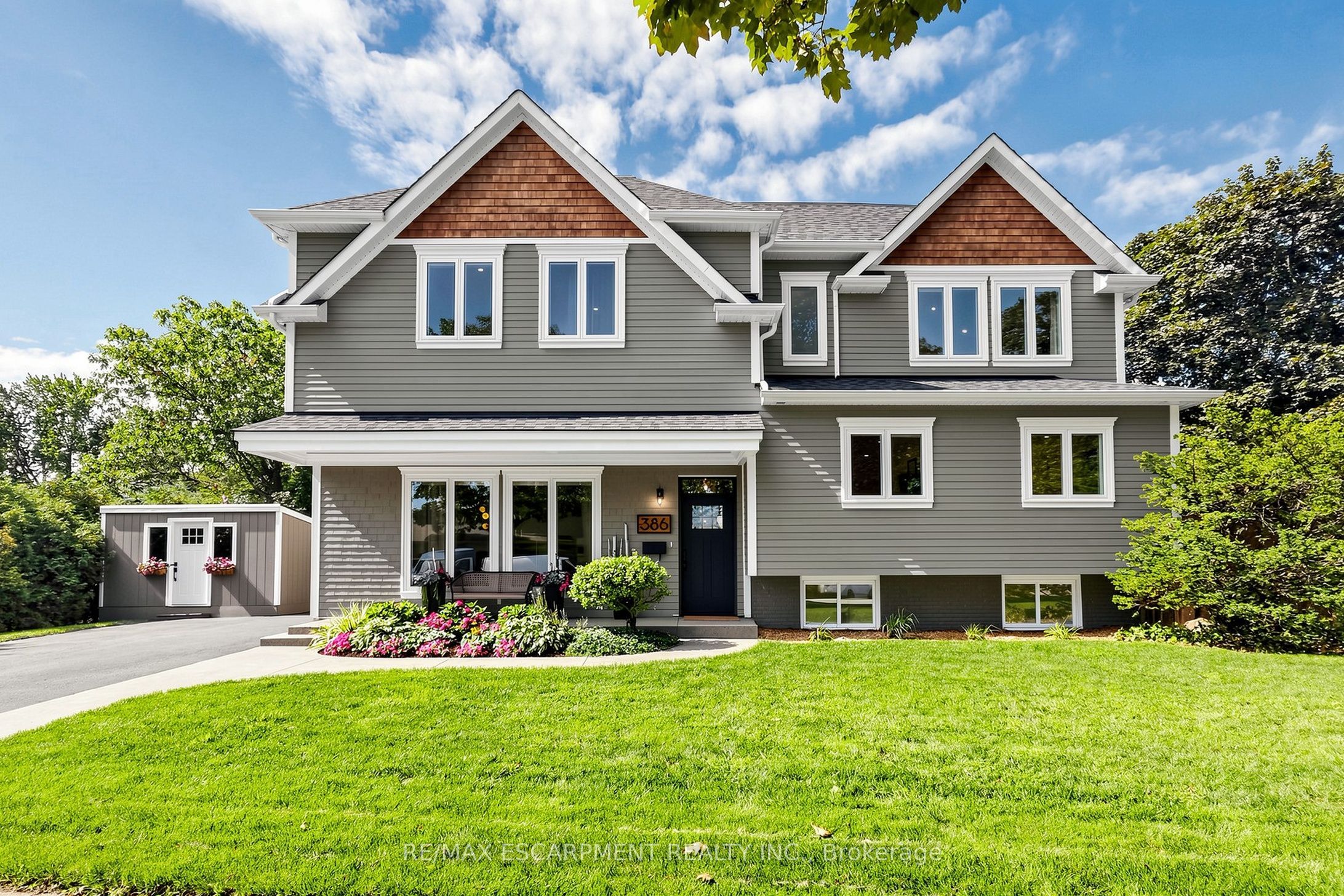 386 Cosburn Crescent, Burlington, ON L7L 2W6