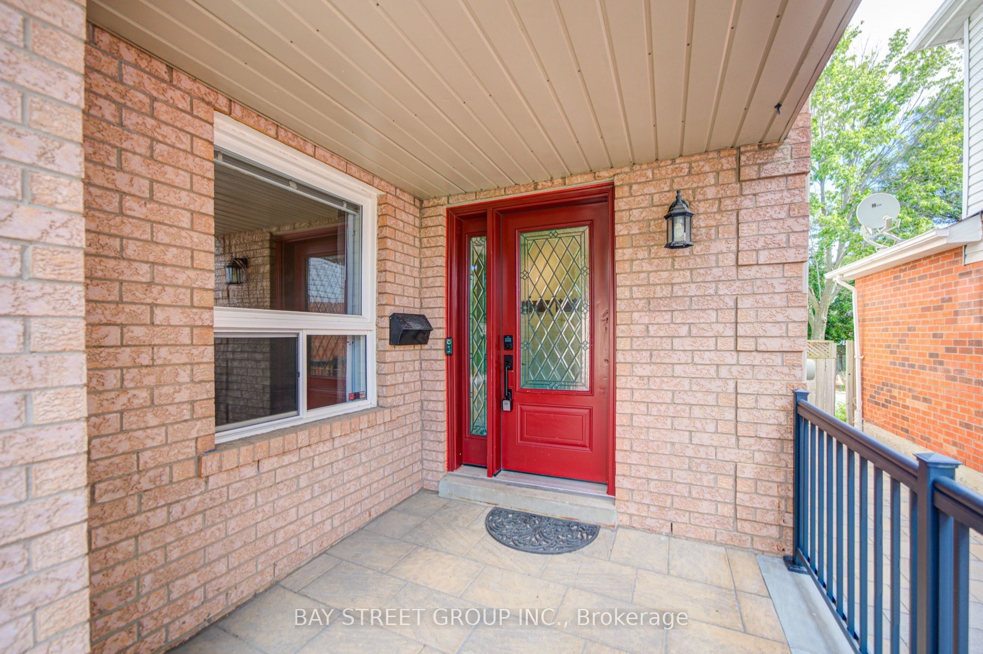 5922 Dalebrook Crescent, Mississauga, ON L5M 5R9 photo 3