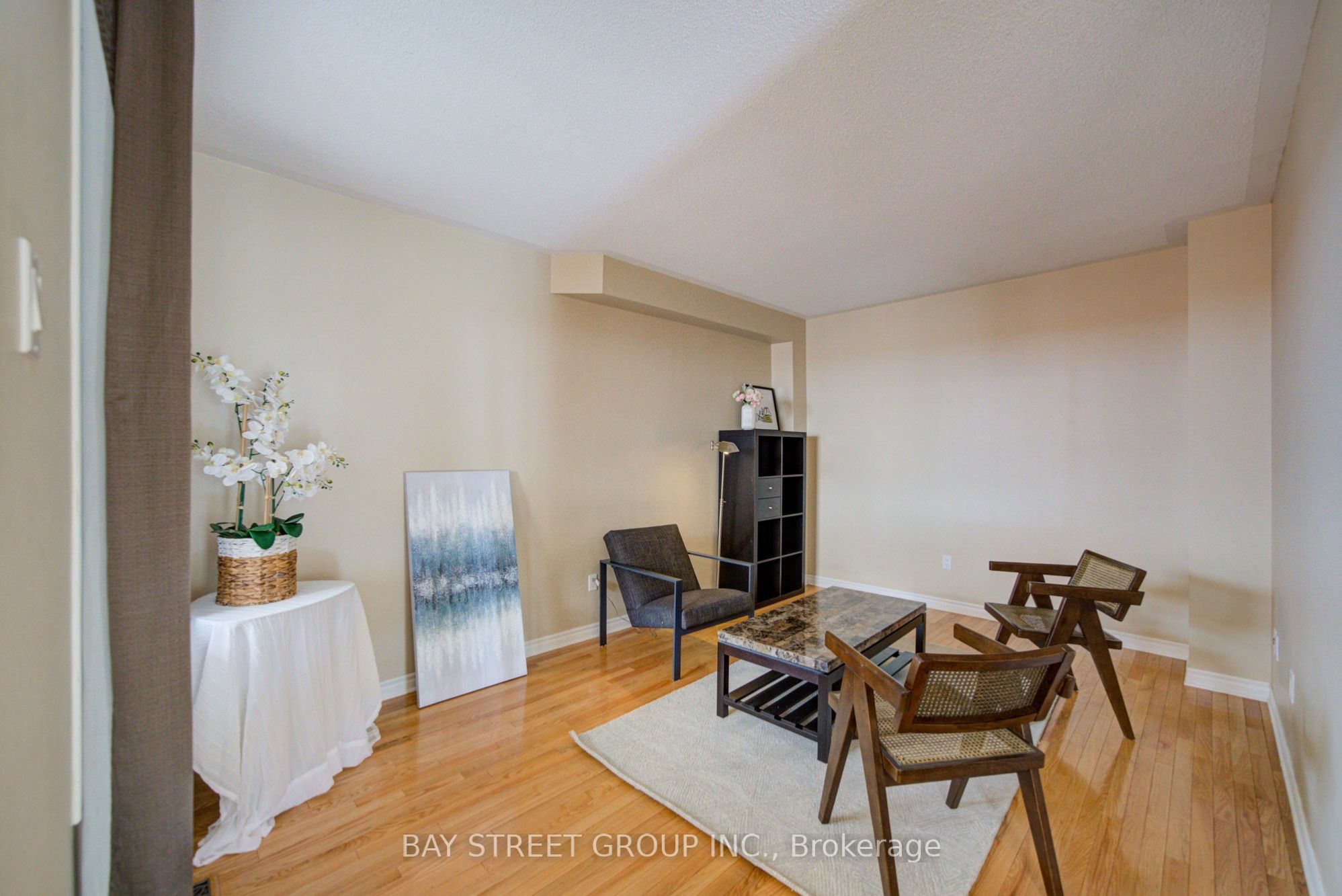 5922 Dalebrook Crescent, Mississauga, ON L5M 5R9 photo 5