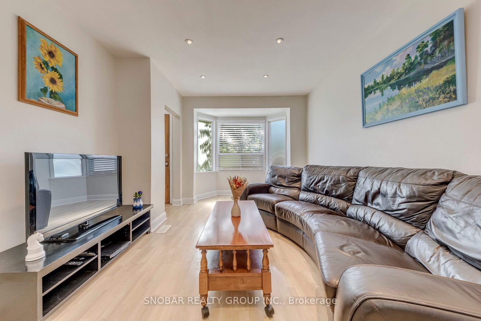 40 Dixon Road, Toronto, ON M9P 2L3 photo 3