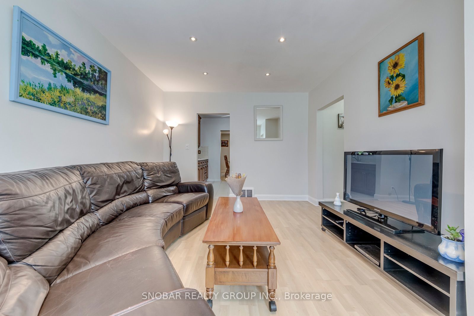 40 Dixon Road, Toronto, ON M9P 2L3 photo 5