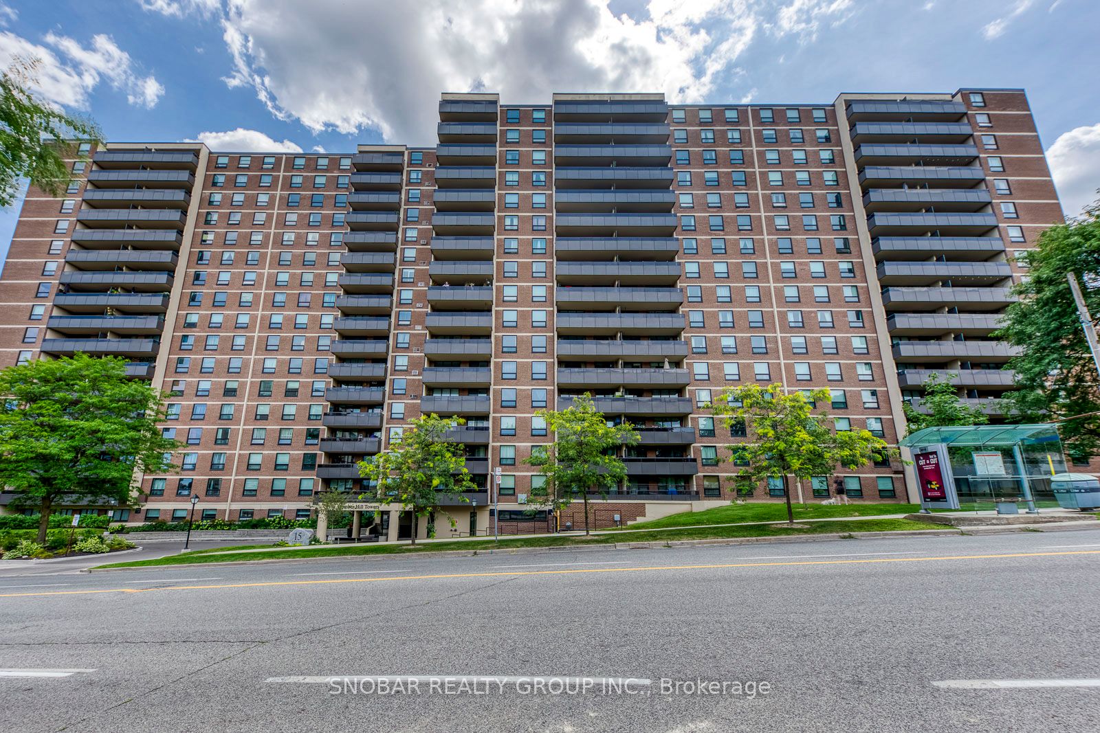 15 La Rose Avenue 204, Toronto, ON M9P 1A7