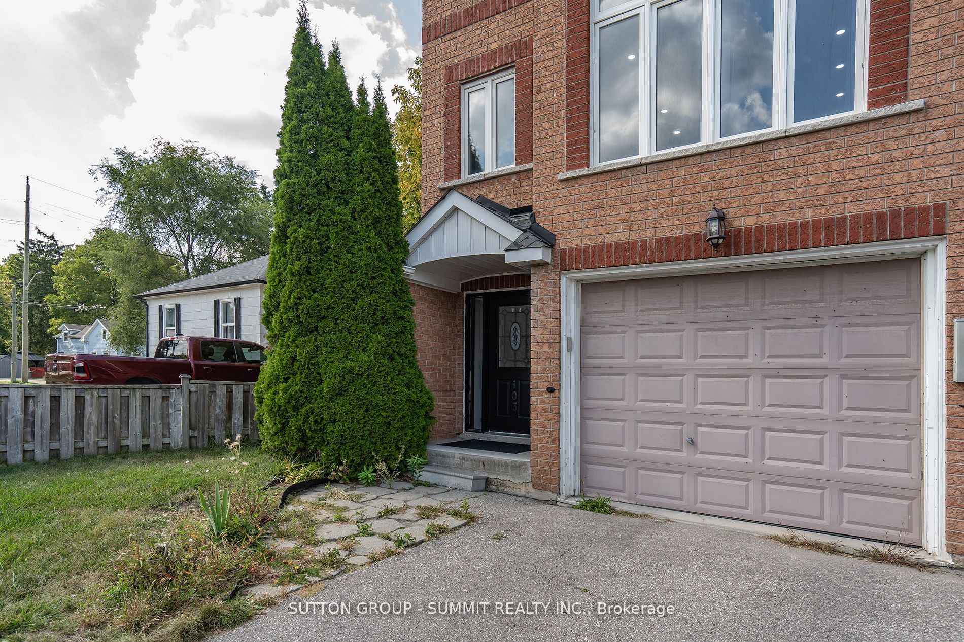 103 John Street, Halton Hills, ON L7G 5A2 photo 2