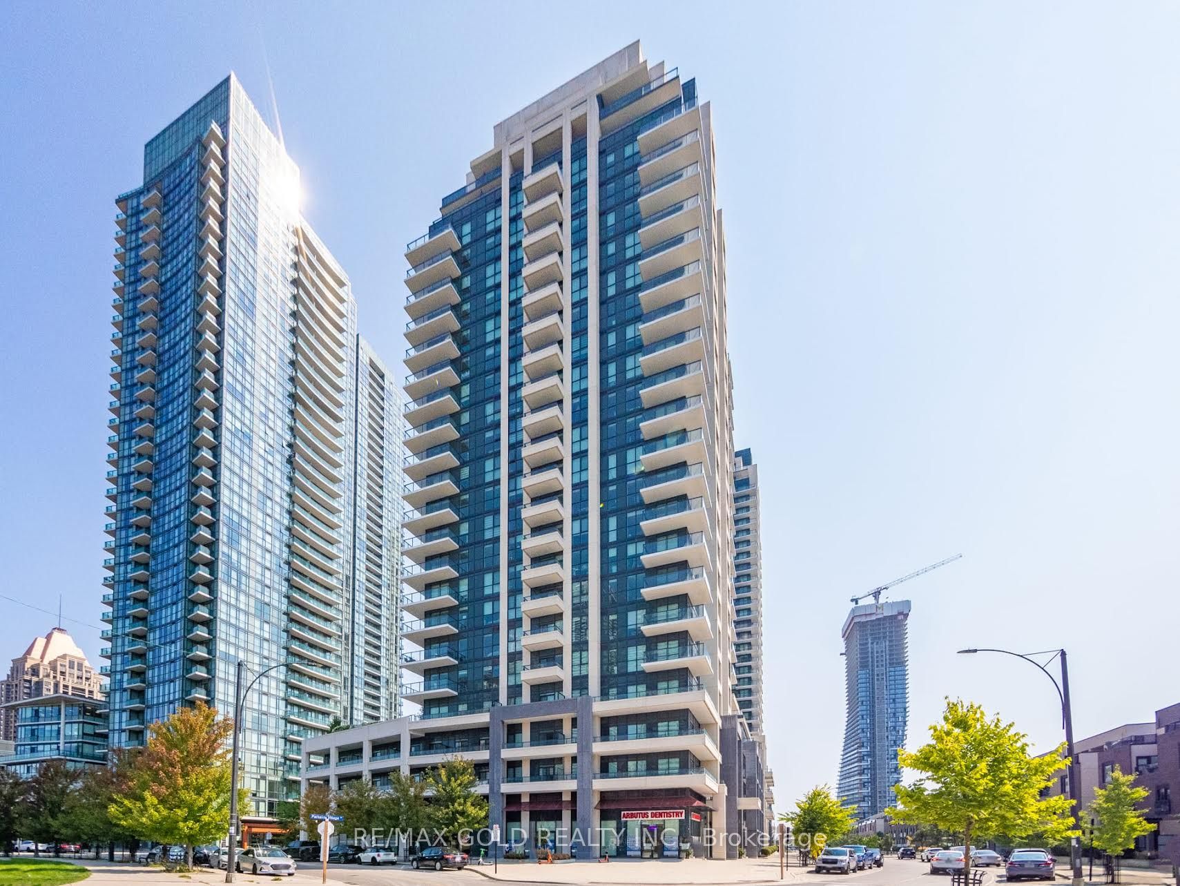 4085 Parkside Village Drive 1803, Mississauga, ON L5B 0K9 photo 2