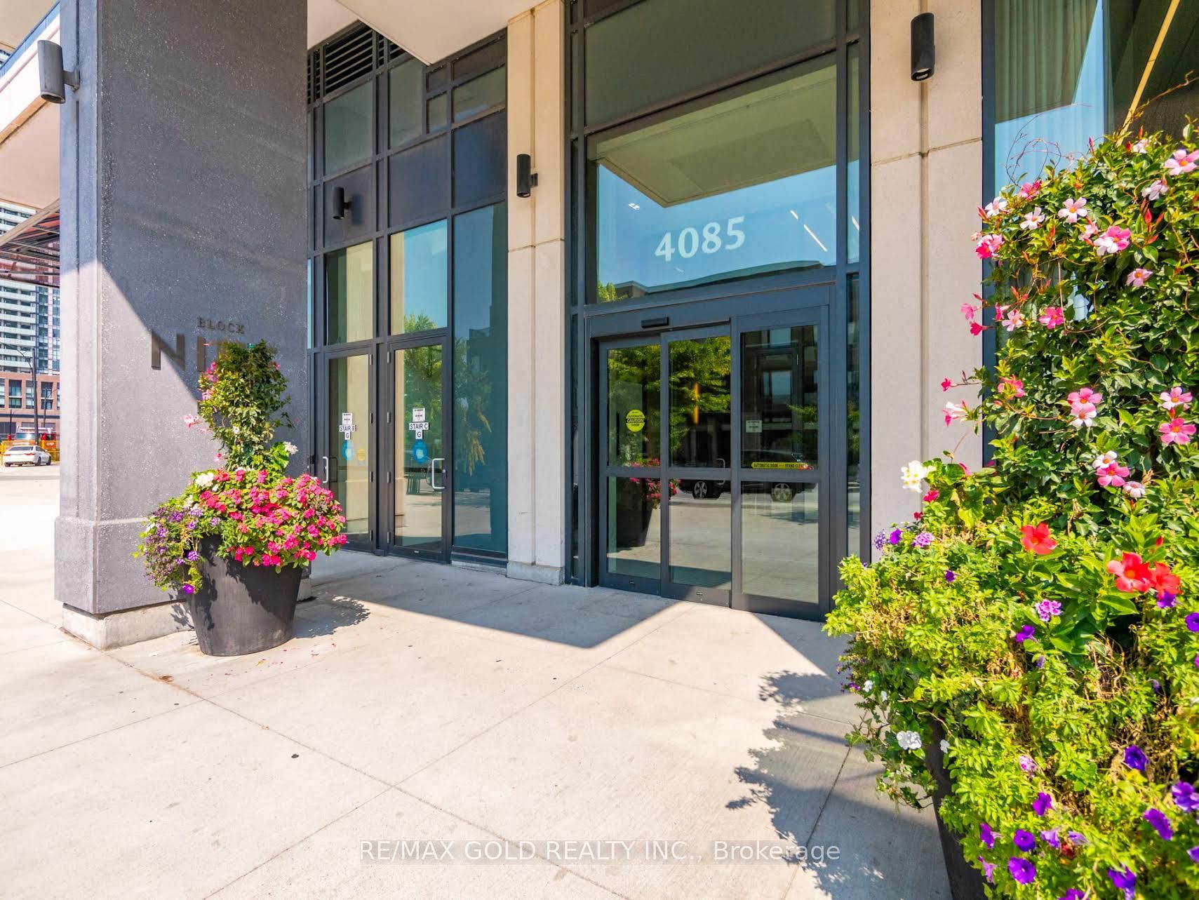 4085 Parkside Village Drive 1803, Mississauga, ON L5B 0K9 photo 4