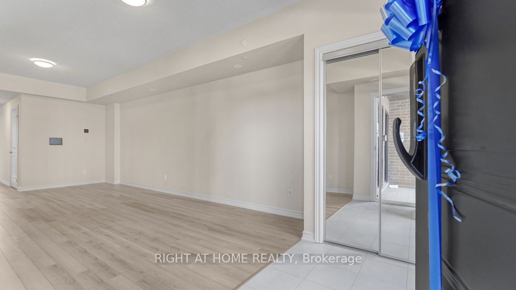 349 Wheat Boom Drive 220, Oakville, ON L6H 7X5 photo 5