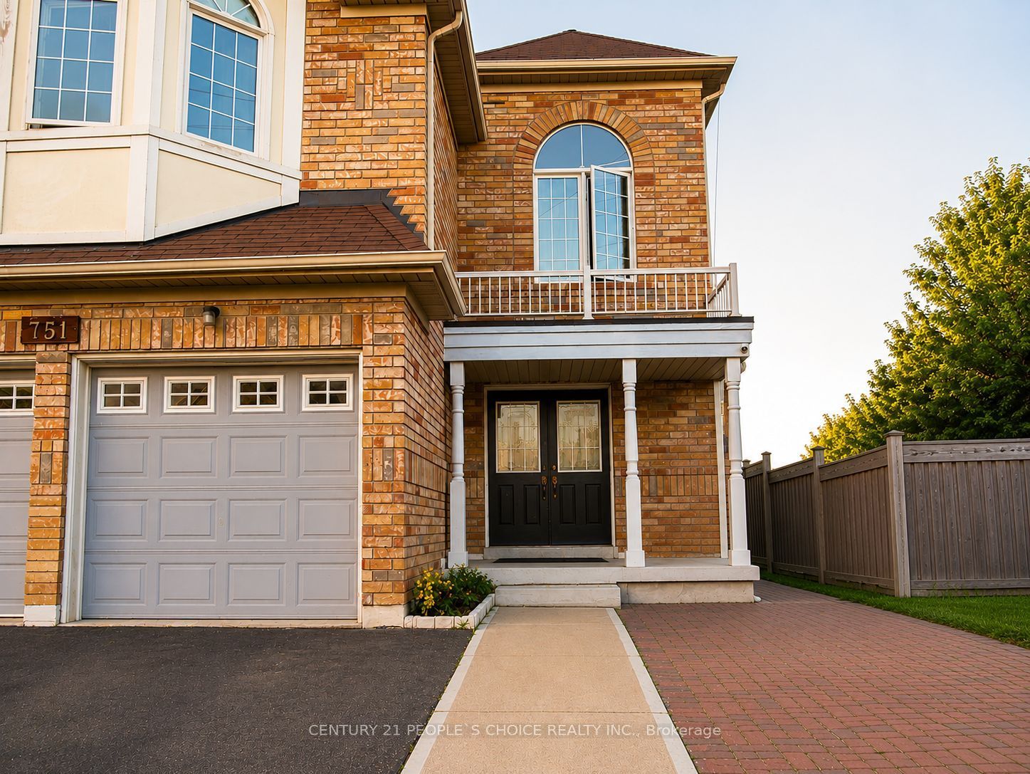 751 White Clover Way, Mississauga, ON L5V 0C2 photo 2