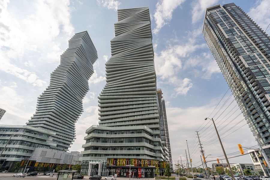 3900 Confederation Parkway 5701, Mississauga, ON L5B 0M3