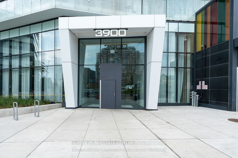 3900 Confederation Parkway 5701, Mississauga, ON L5B 0M3 photo 2