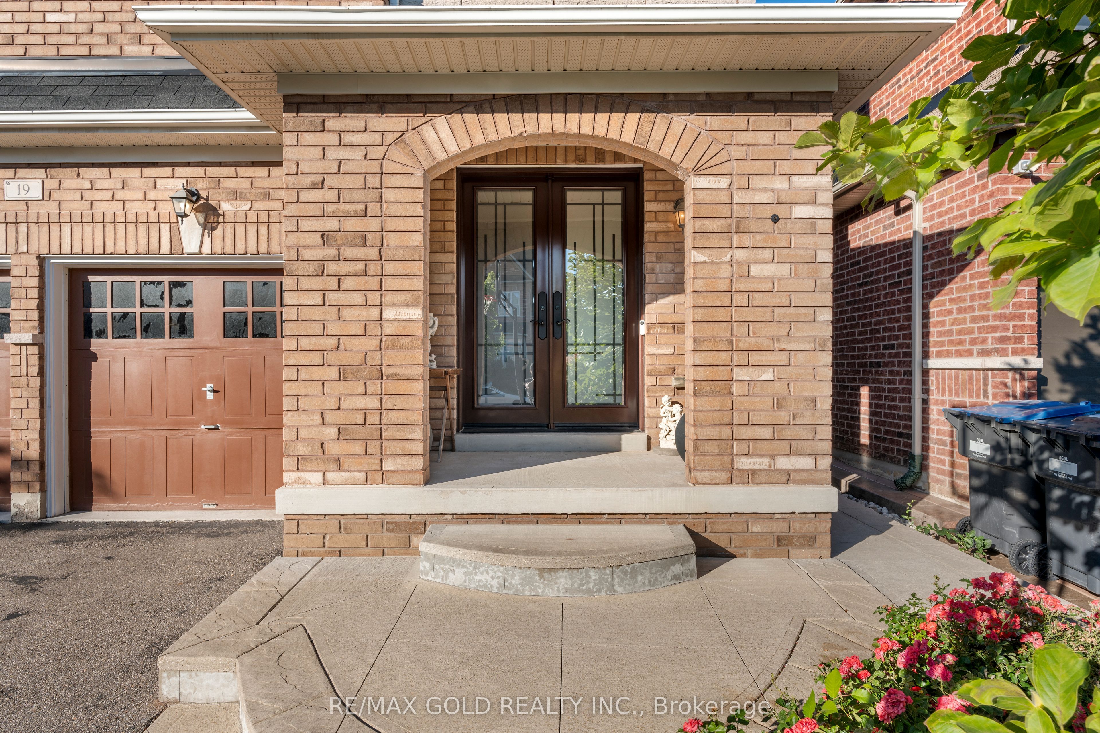 19 Bellcrest Road, Brampton, ON L6Y 2M7 photo 4