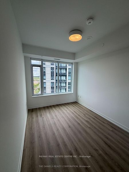 2485 Eglinton Avenue W 906, Mississauga, ON L5M 2T1 photo 2
