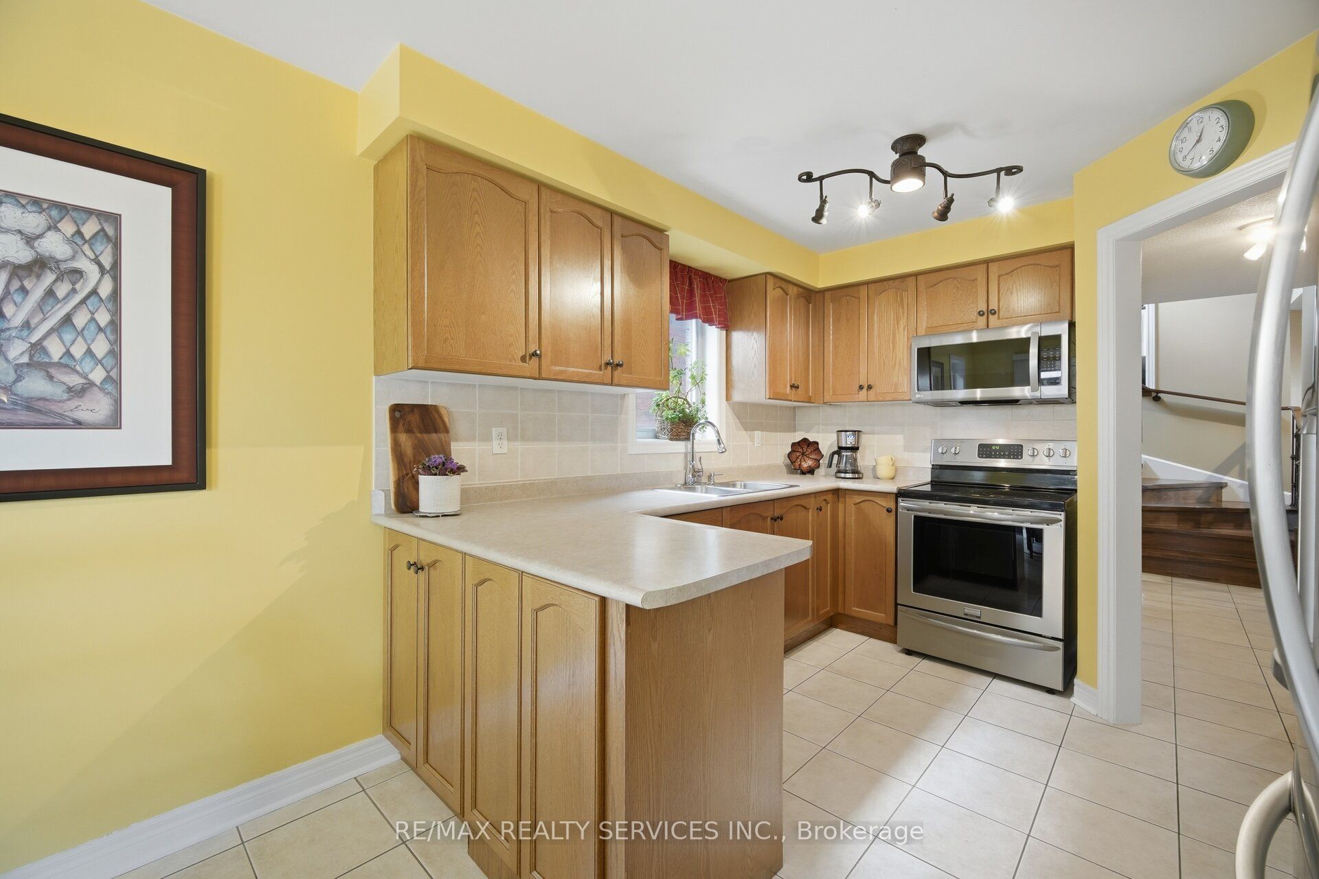 23 Swansea Meadows Drive, Brampton, ON L7A 2C5 photo 4