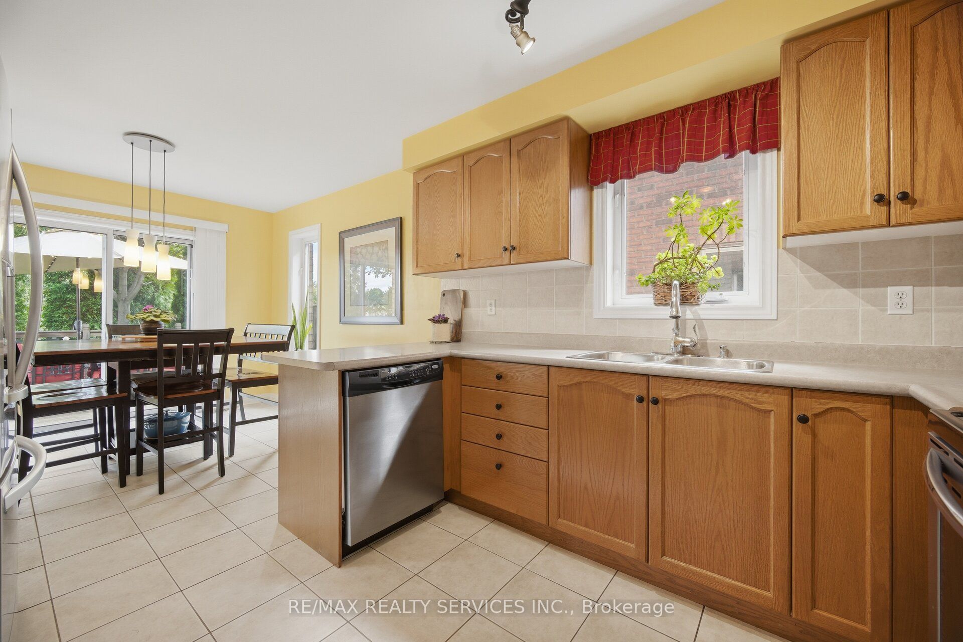 23 Swansea Meadows Drive, Brampton, ON L7A 2C5 photo 5
