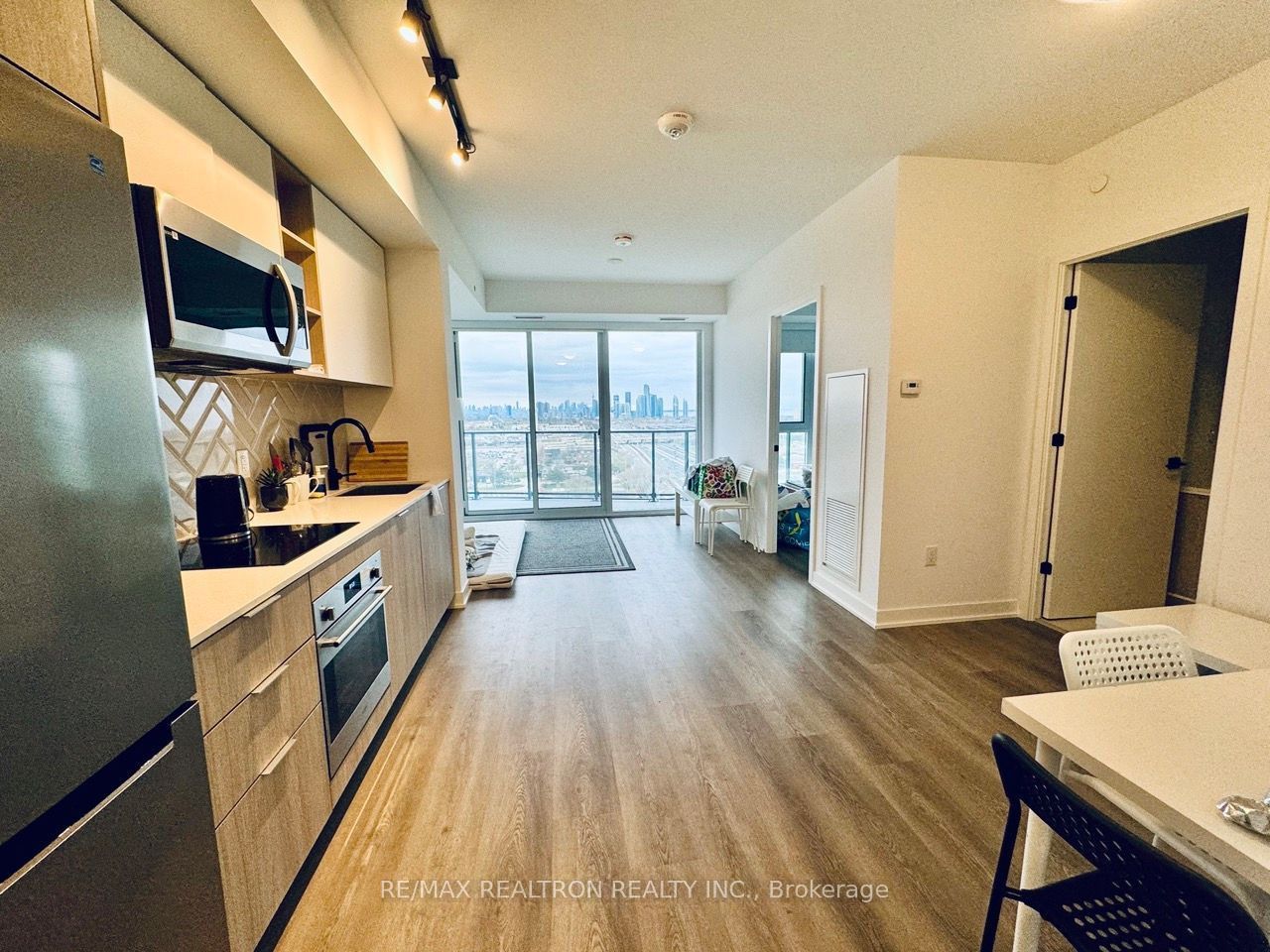 36 Zorra Street 1406, Toronto, ON M8Z 4Z7 photo 3