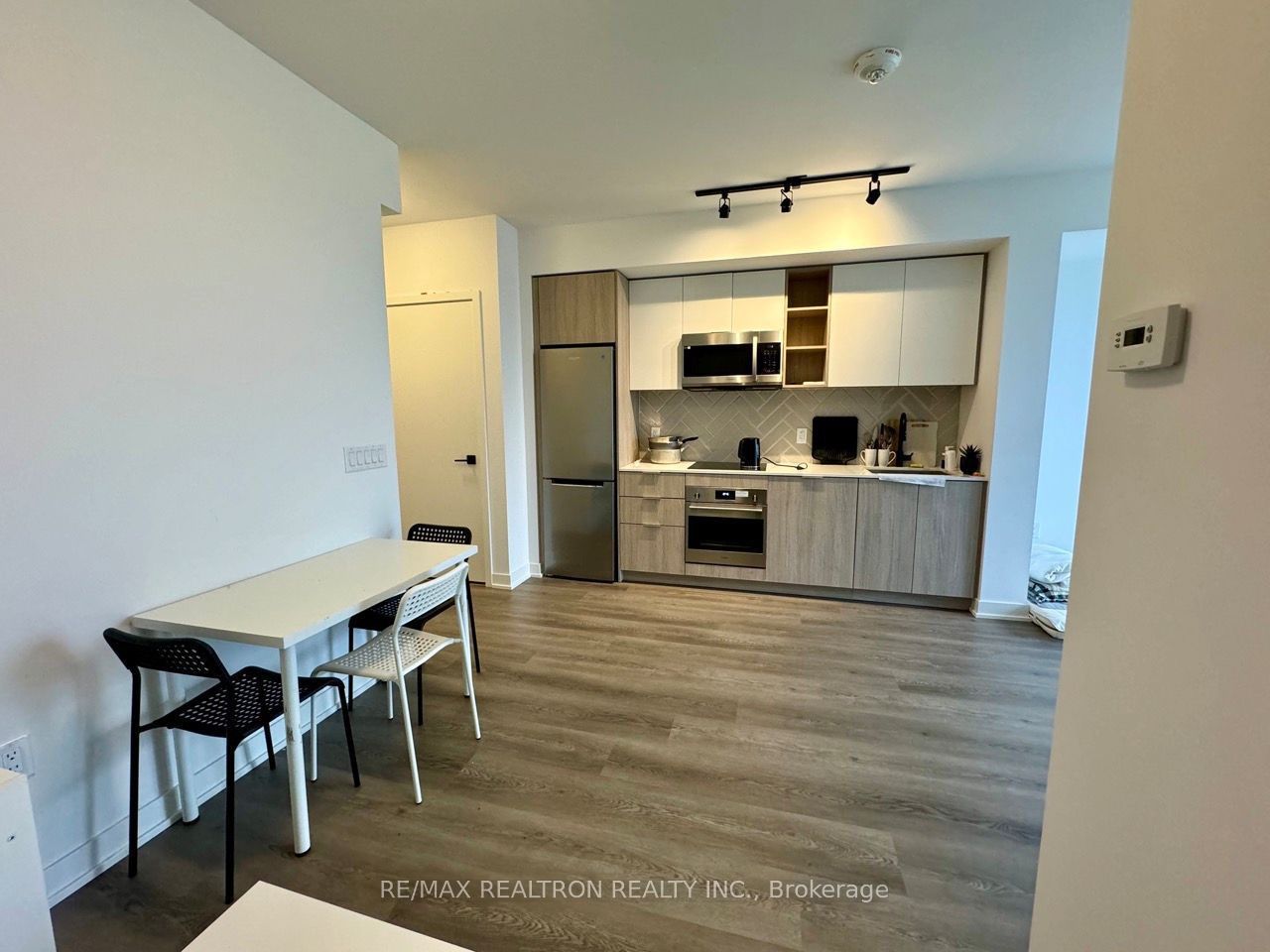 36 Zorra Street 1406, Toronto, ON M8Z 4Z7 photo 4