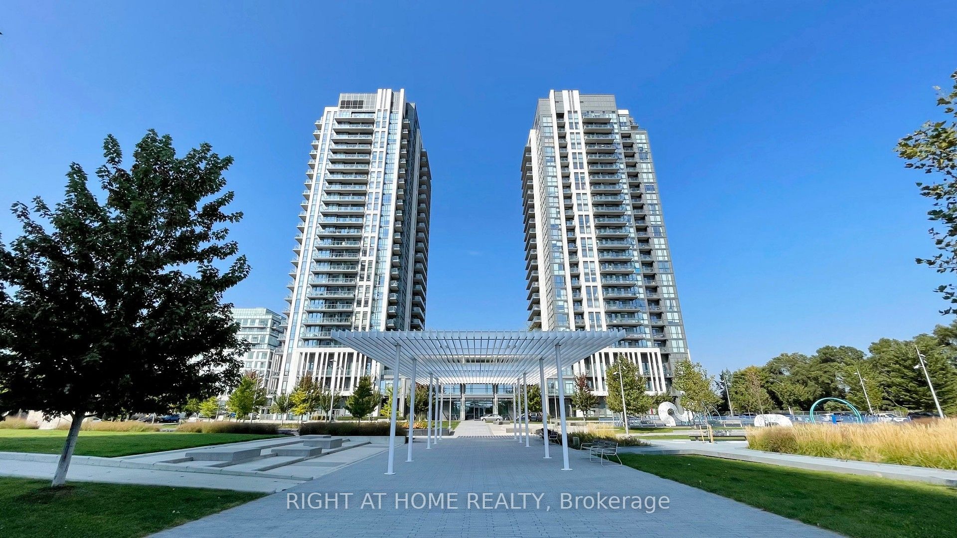 15 Zorra Street 1807, Toronto, ON M8Z 0C1