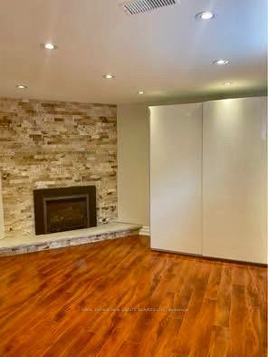 3589 Birchmeadow Crescent, Mississauga, ON L4Y 3R8 photo 3