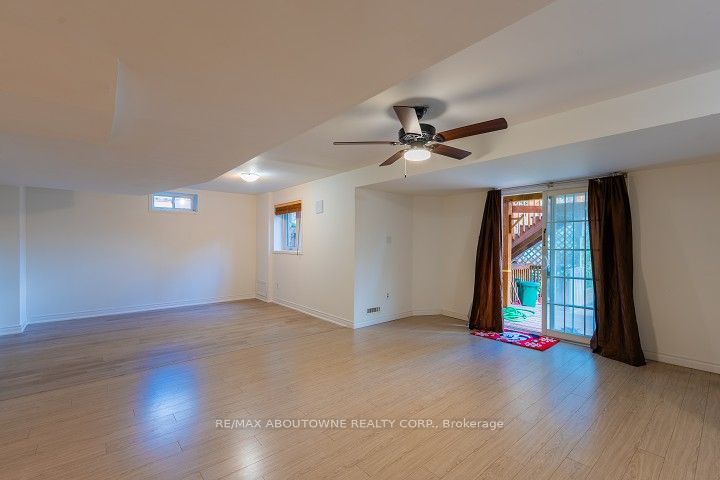 1418 Abbeywood Drive Lower unit, Oakville, ON L6M 2K4 photo 4