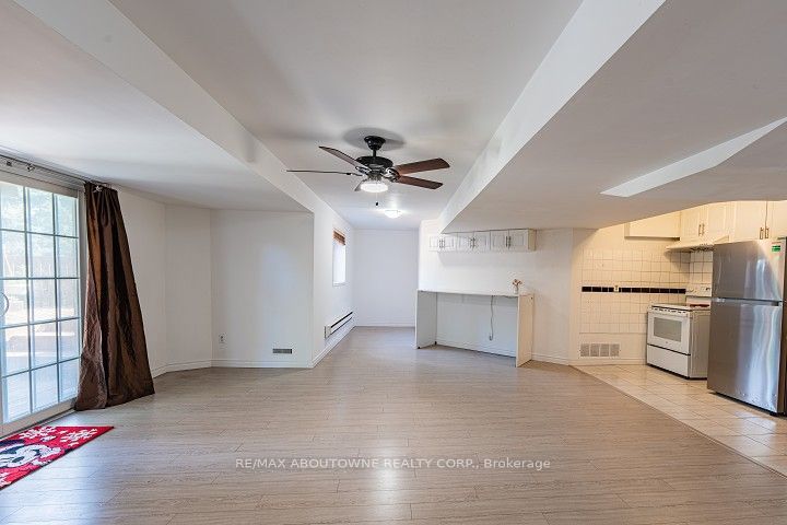 1418 Abbeywood Drive Lower unit, Oakville, ON L6M 2K4 photo 5