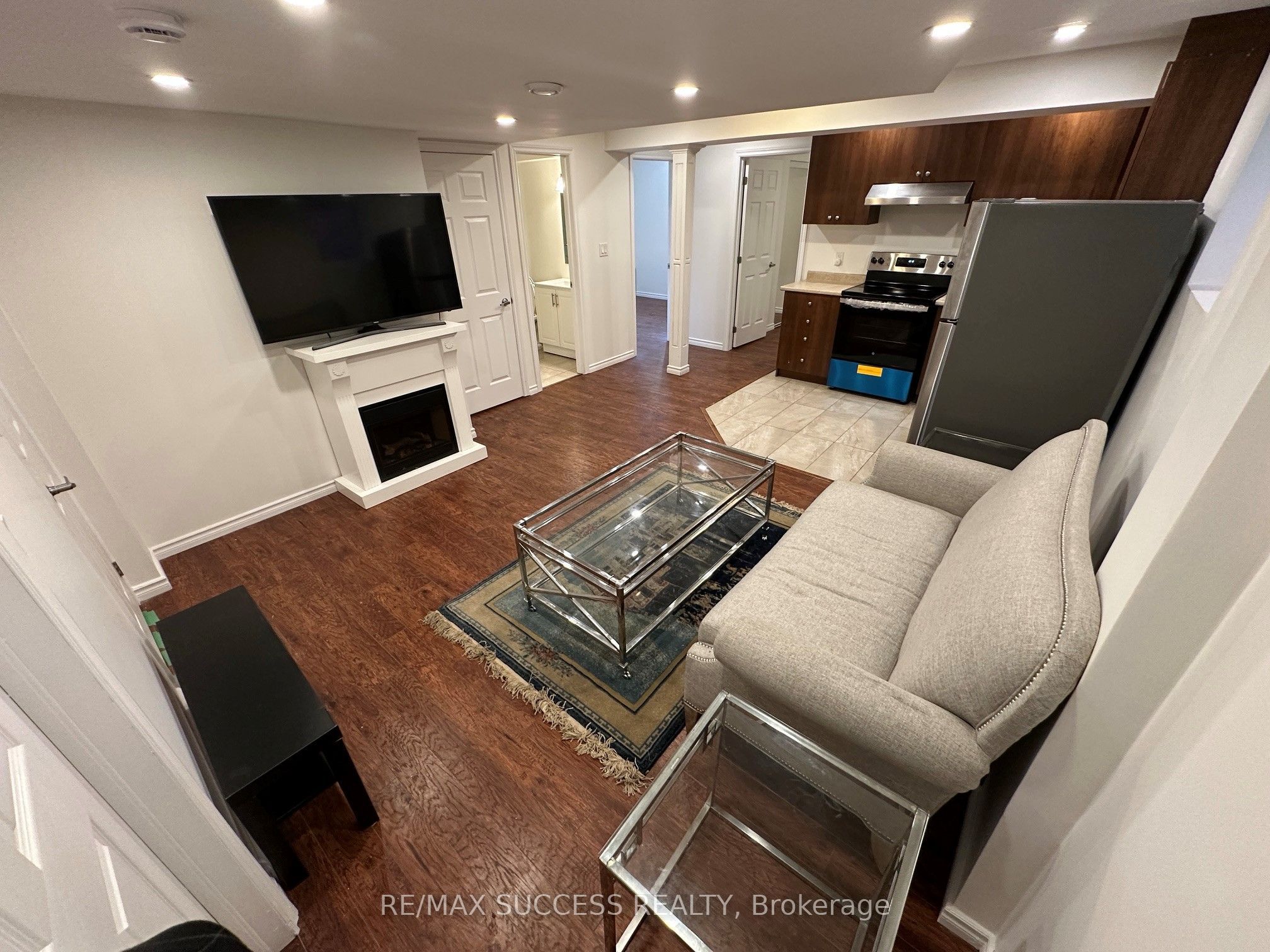 916 Minchin Way Basement, Milton, ON L9T 7T6 photo 4