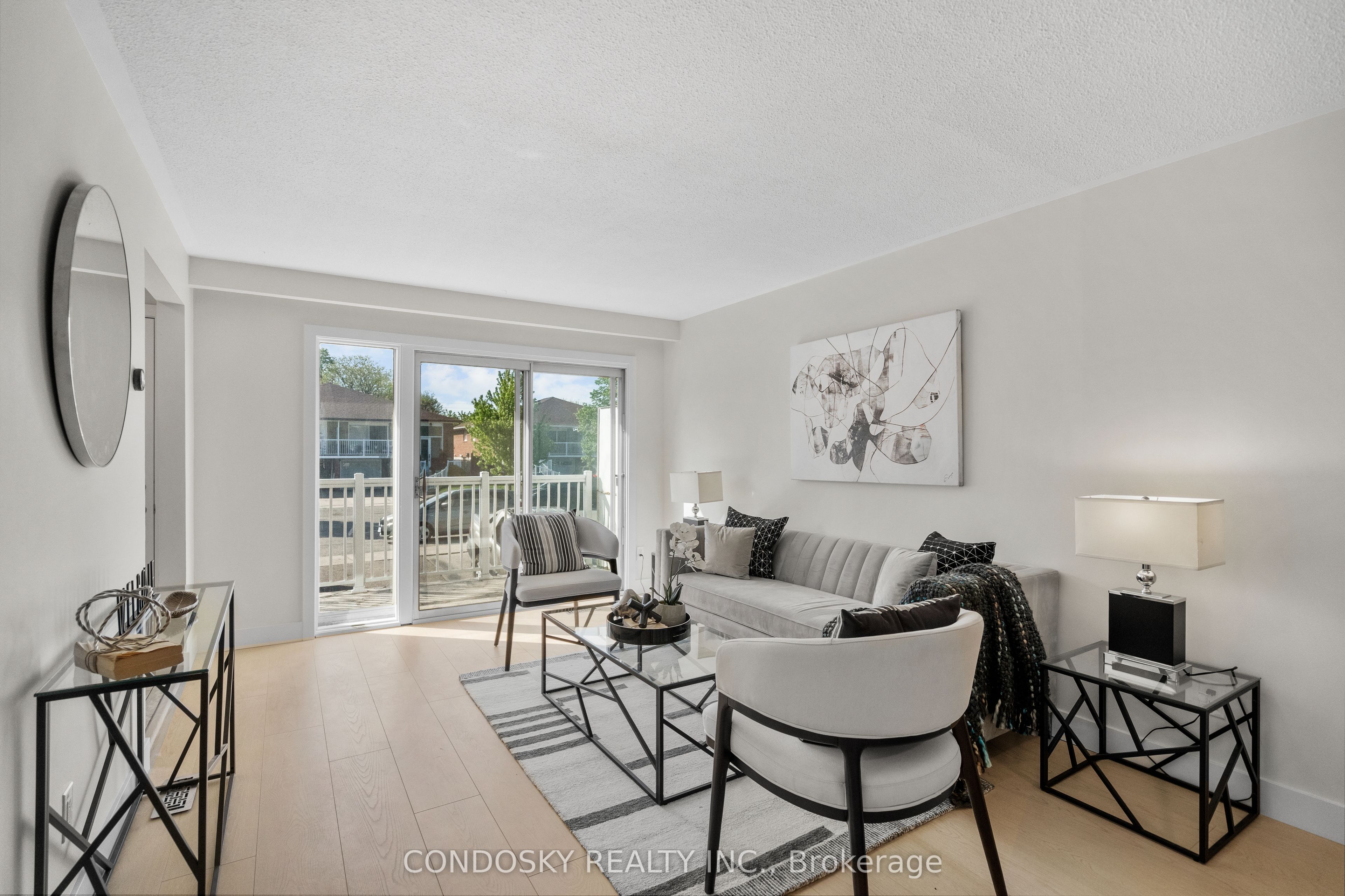 768 Annamore Road, Mississauga, ON L4Y 2V7 photo 5