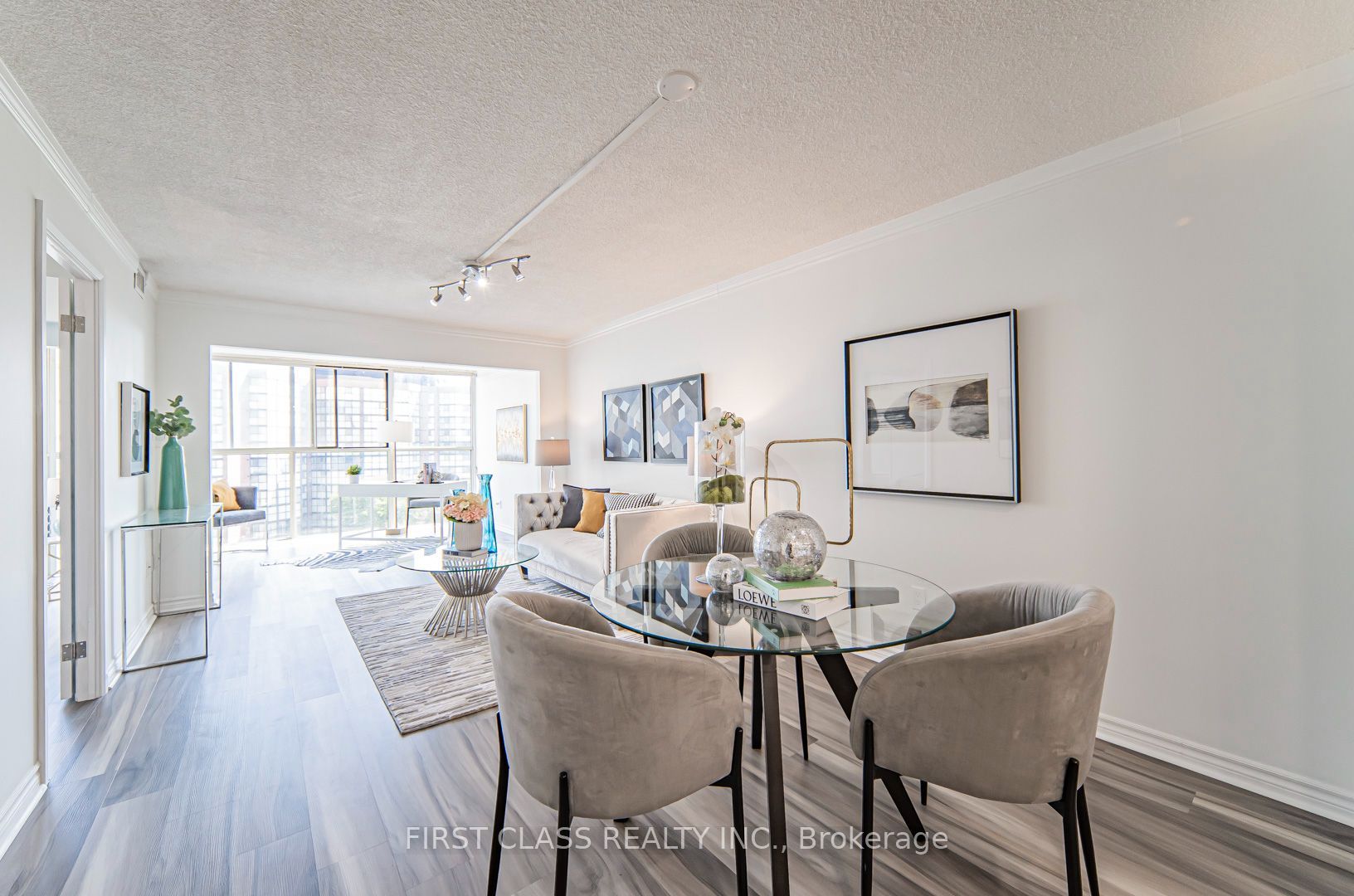 2091 Hurontario Street 810, Mississauga, ON L5A 4E6 photo 2