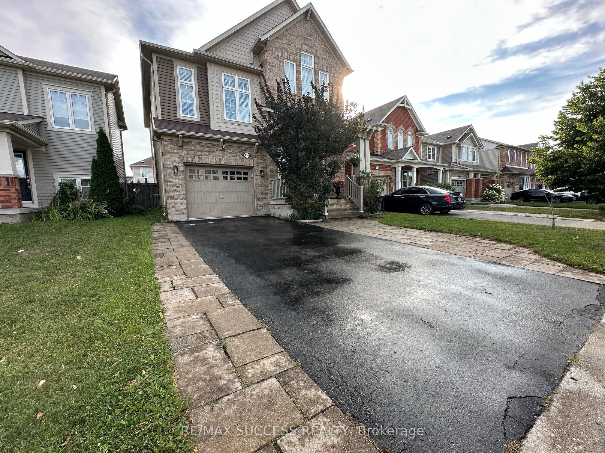 916 Minchin Way Basement, Milton, ON L9T 7T6 photo 2