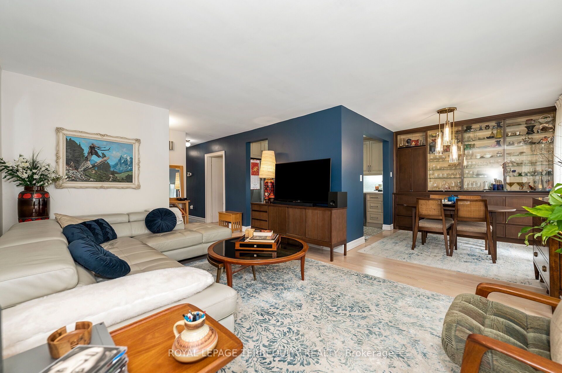 120 Falstaff Avenue, Toronto, ON M6L 2E4 photo 5