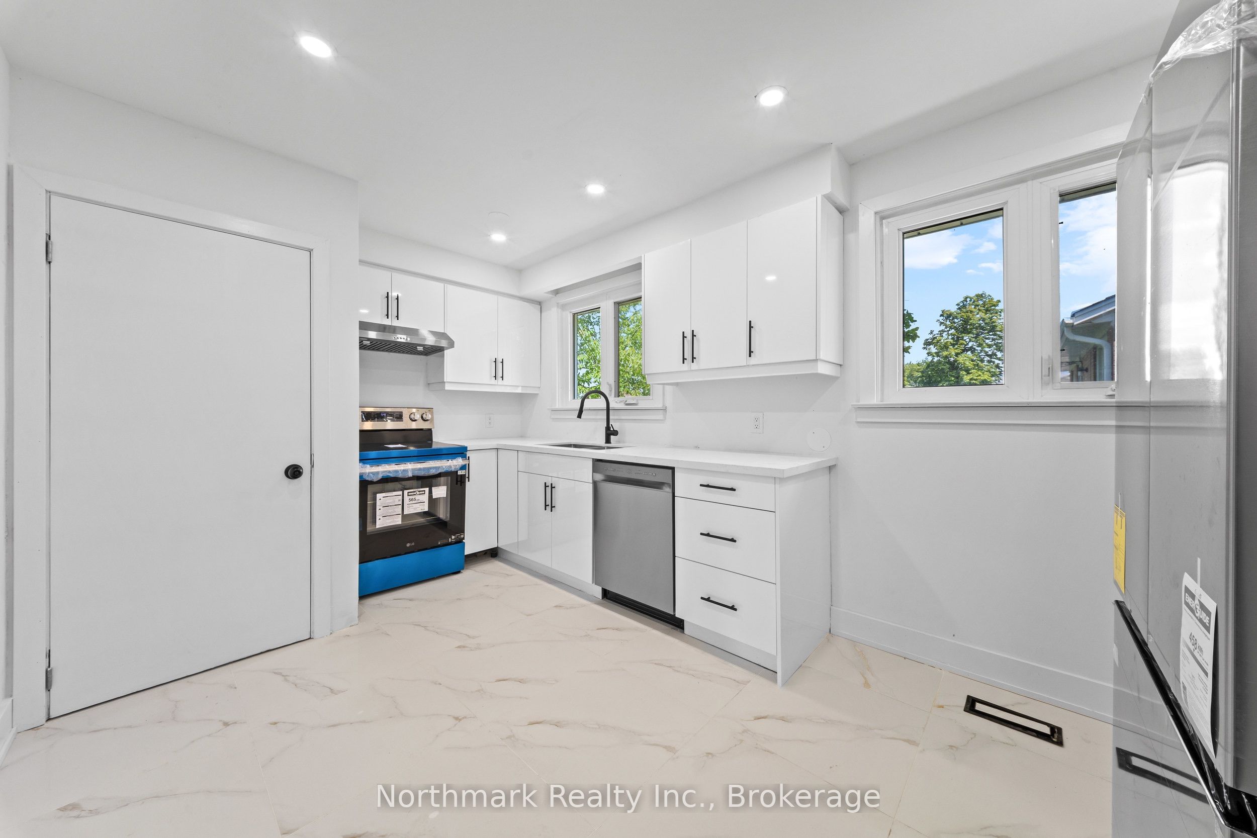 48 Benway Drive, Toronto, ON M9W 1Z3 photo 5
