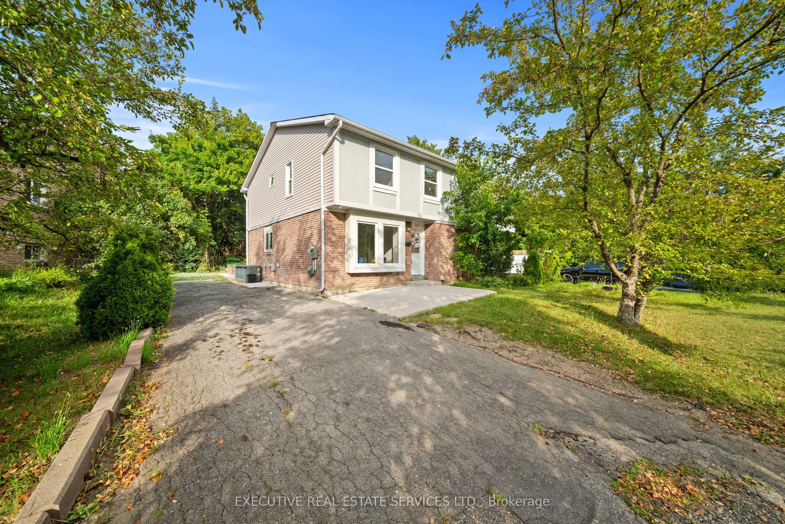 100 Centre Street N, Brampton, ON L6V 2Z3 photo 3