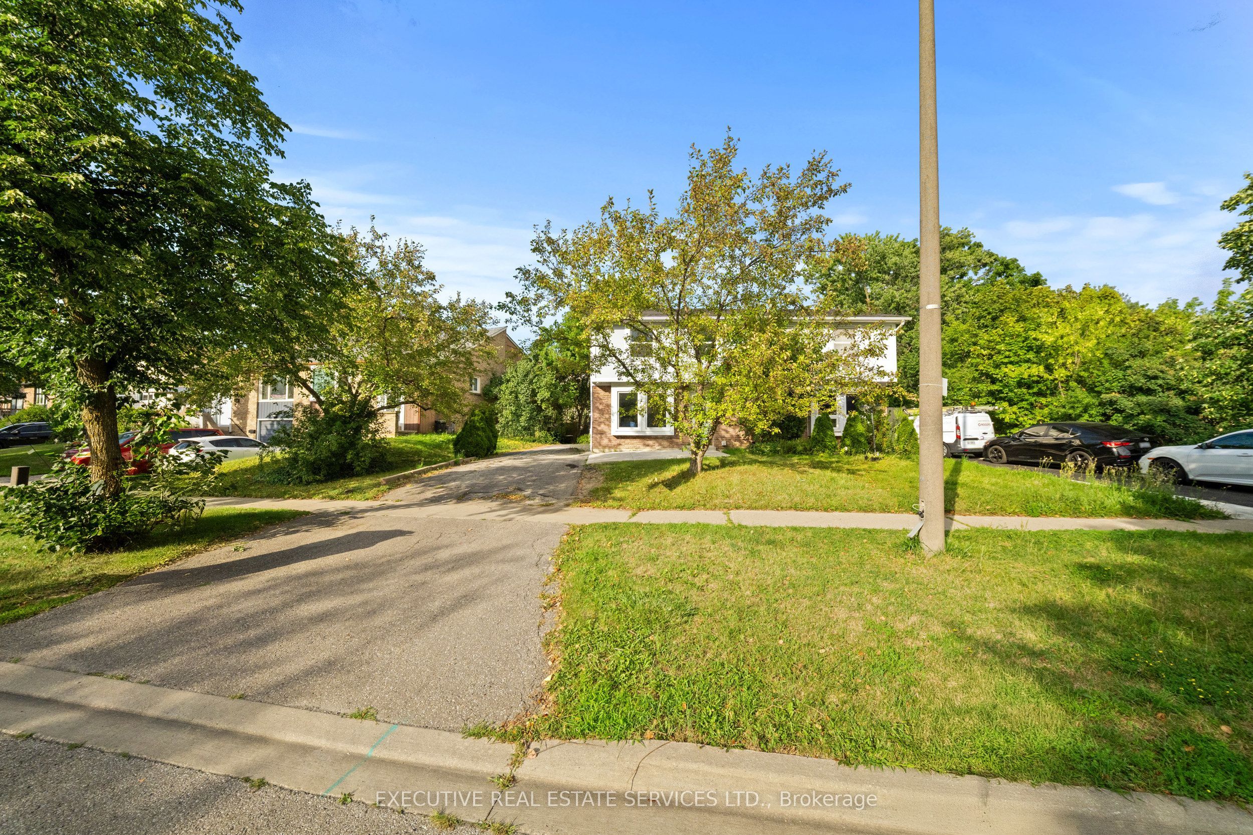 100 Centre Street N, Brampton, ON L6V 2Z3 photo 4