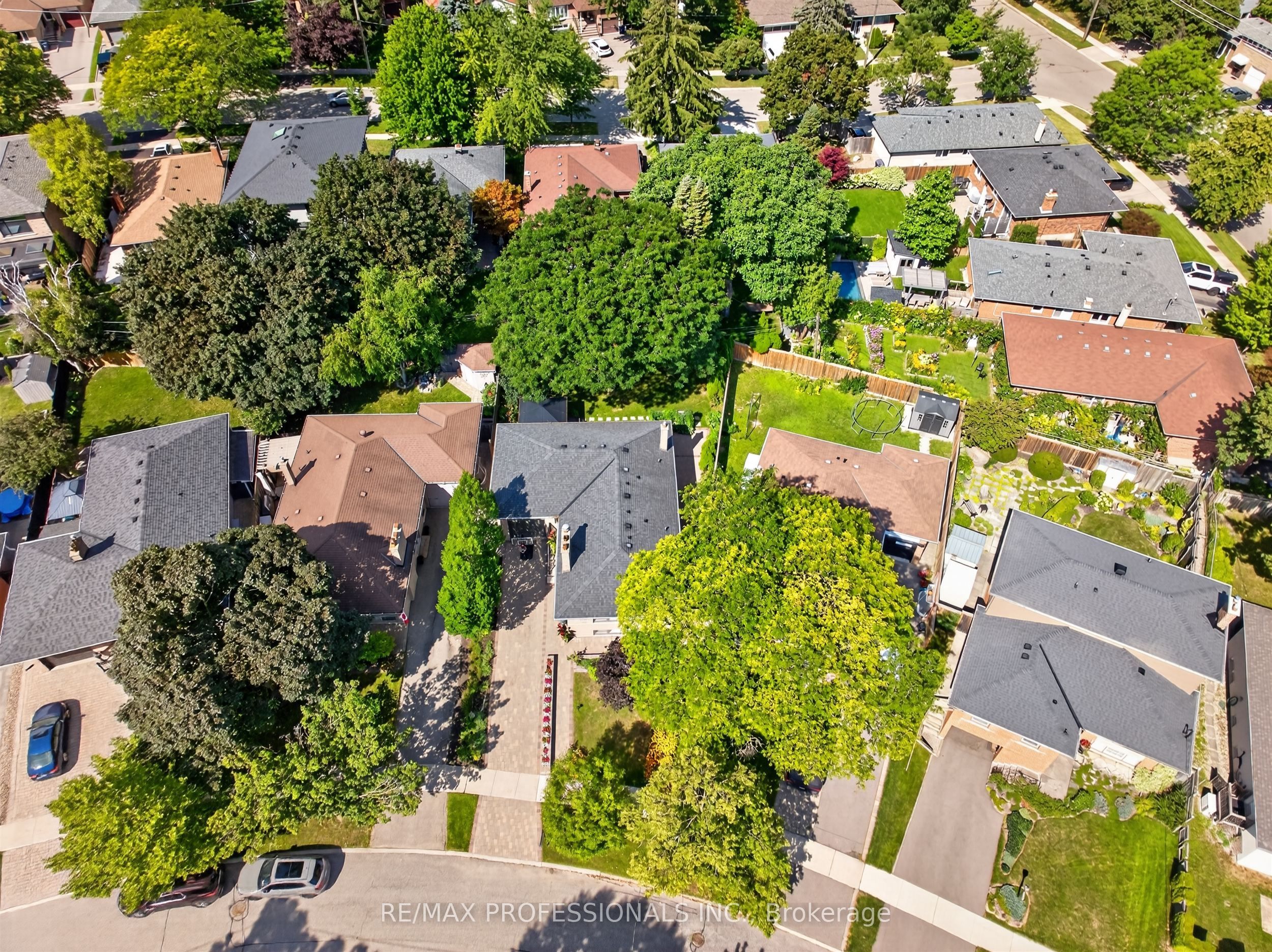 57 Merrygale Crescent, Toronto, ON M9B 5N9