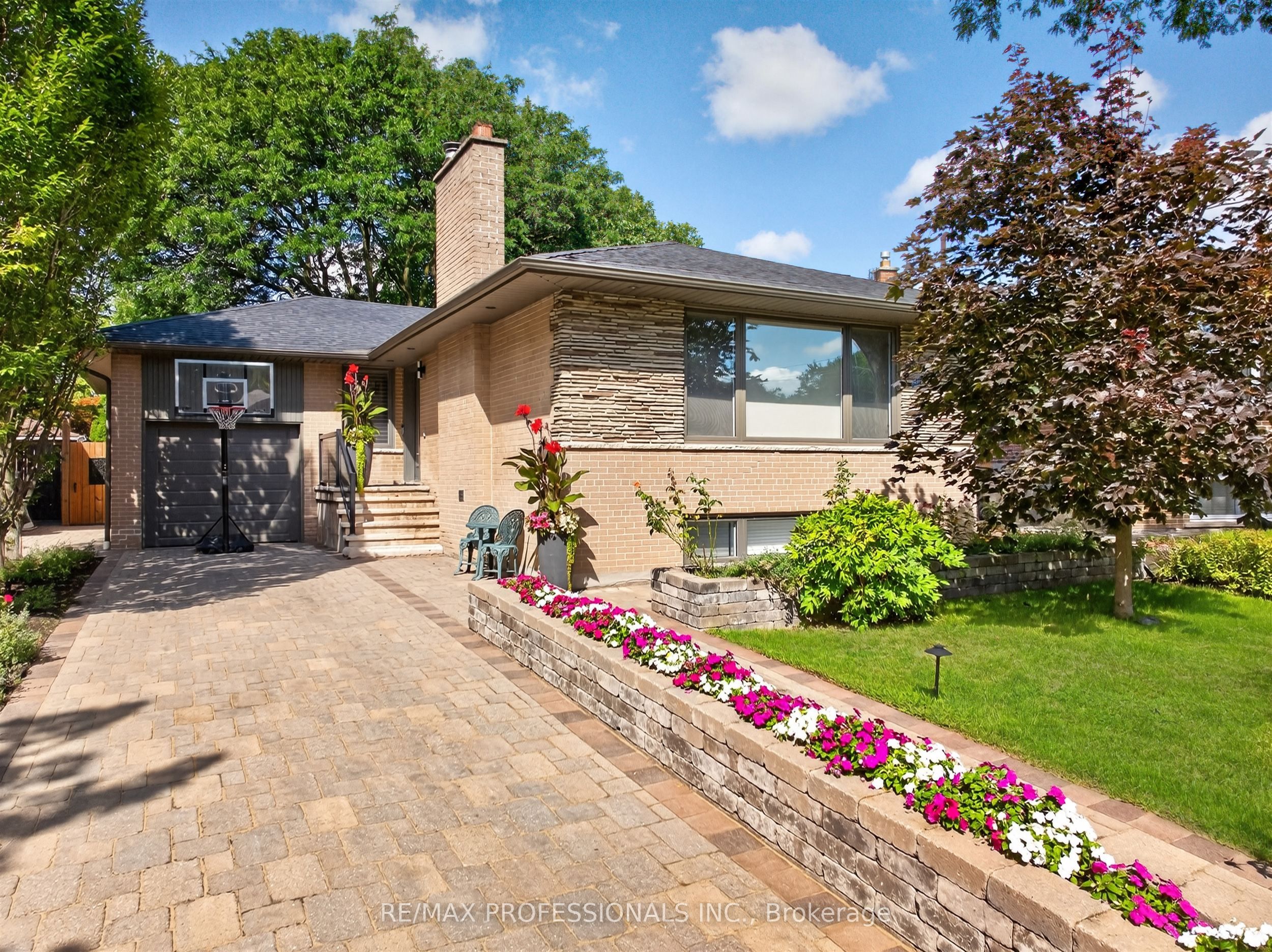 57 Merrygale Crescent, Toronto, ON M9B 5N9 photo 4
