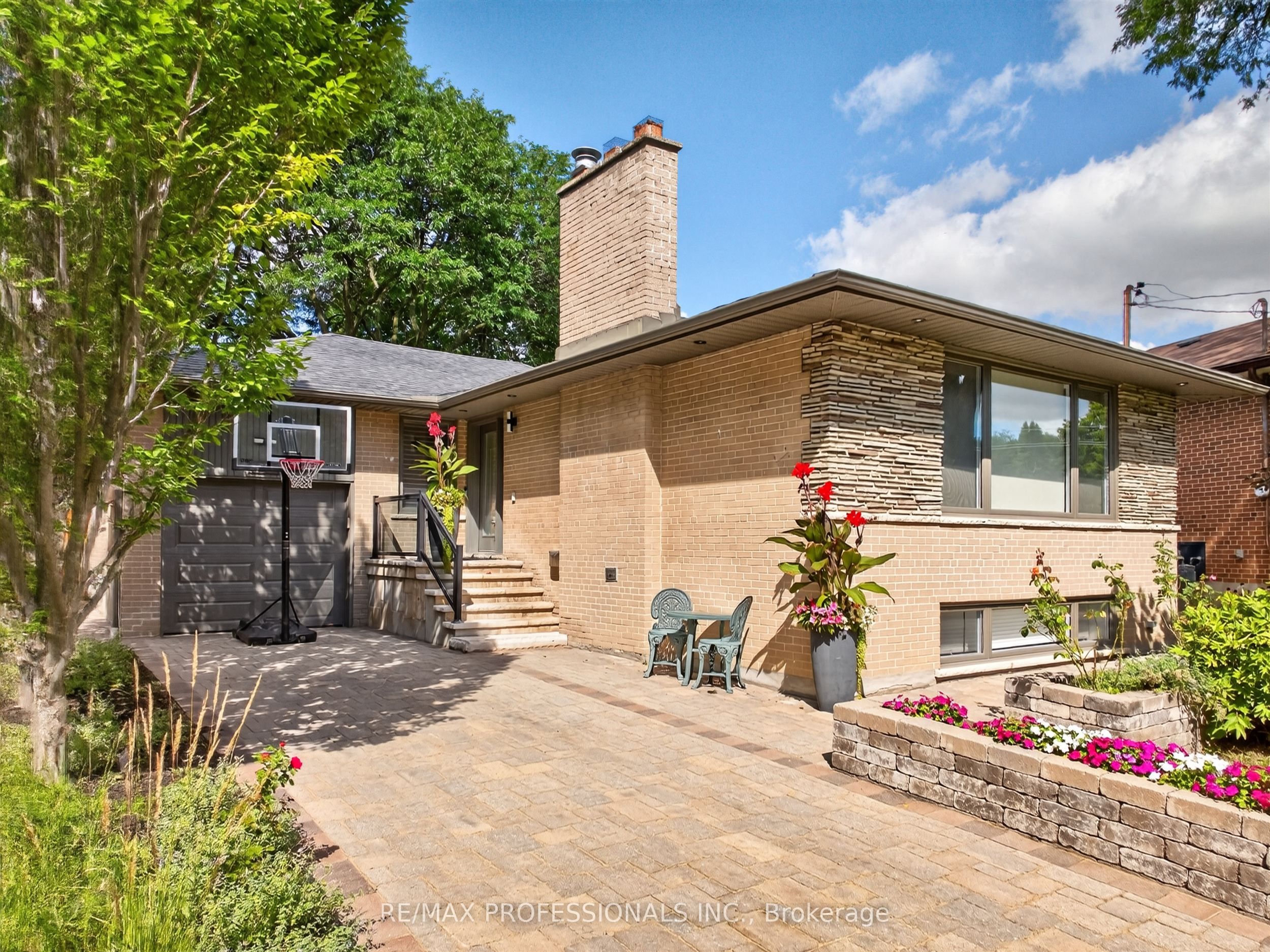 57 Merrygale Crescent, Toronto, ON M9B 5N9 photo 5