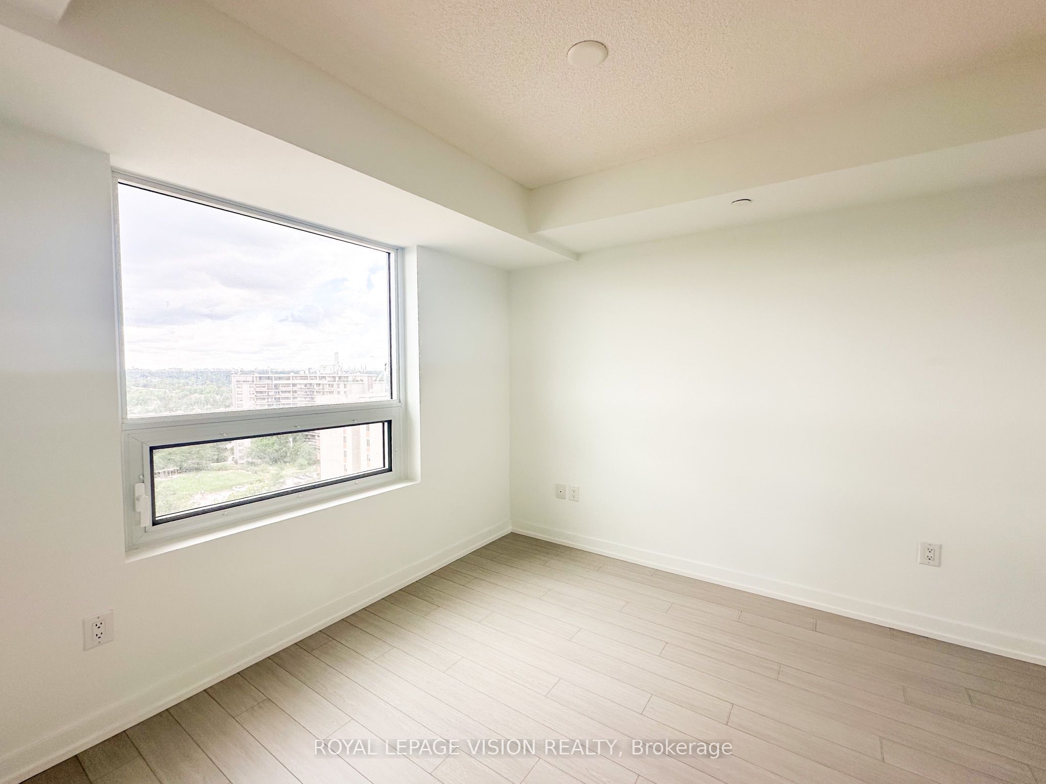 4010 Eglinton Avenue W 1411, Toronto, ON M9A 0G5 photo 4
