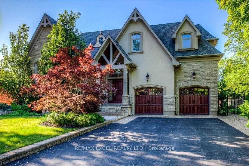 1205 Streambank Drive, Mississauga, ON L5H 1X1