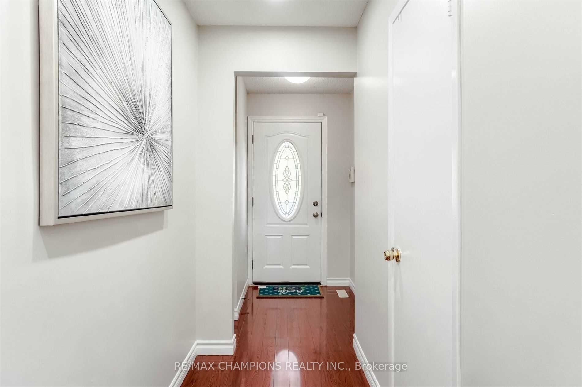 60 Banting Crescent, Brampton, ON L6Y 2K9 photo 3