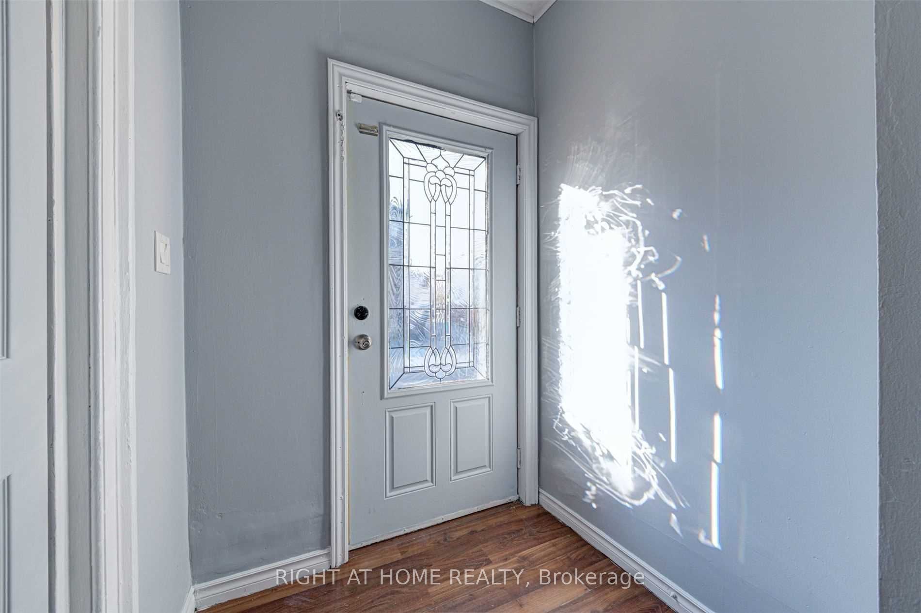 5 William Street Main Fl, Brampton, ON L6V 1L3 photo 2