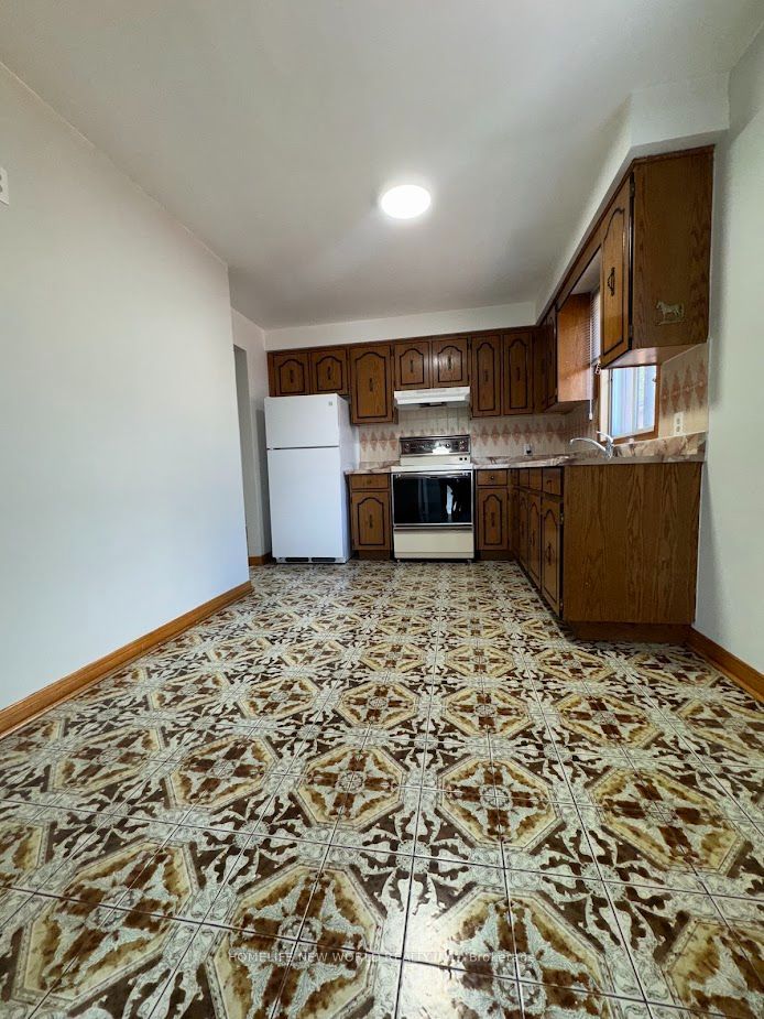 6 Privet Road, Toronto, ON M3M 1C1 photo 4