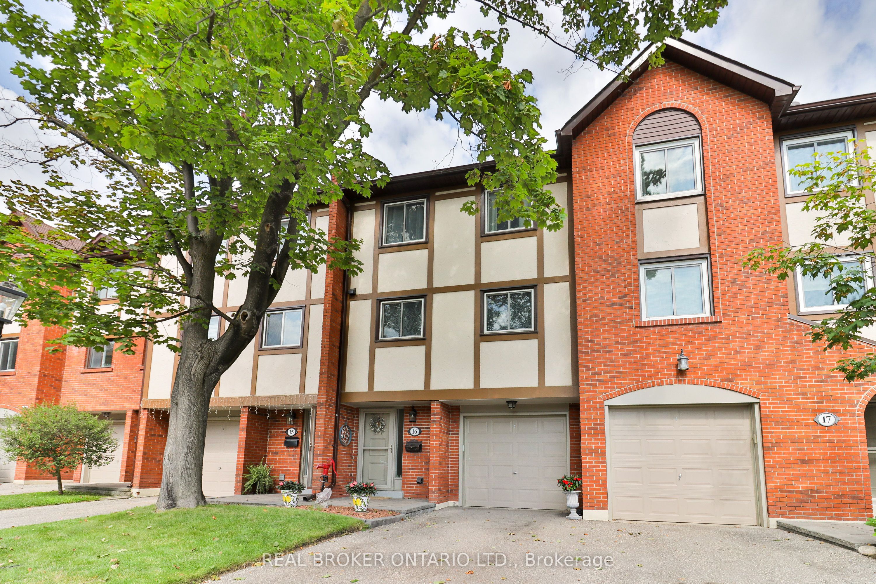 1764 Rathburn Road E 16, Mississauga, ON L4W 2N8