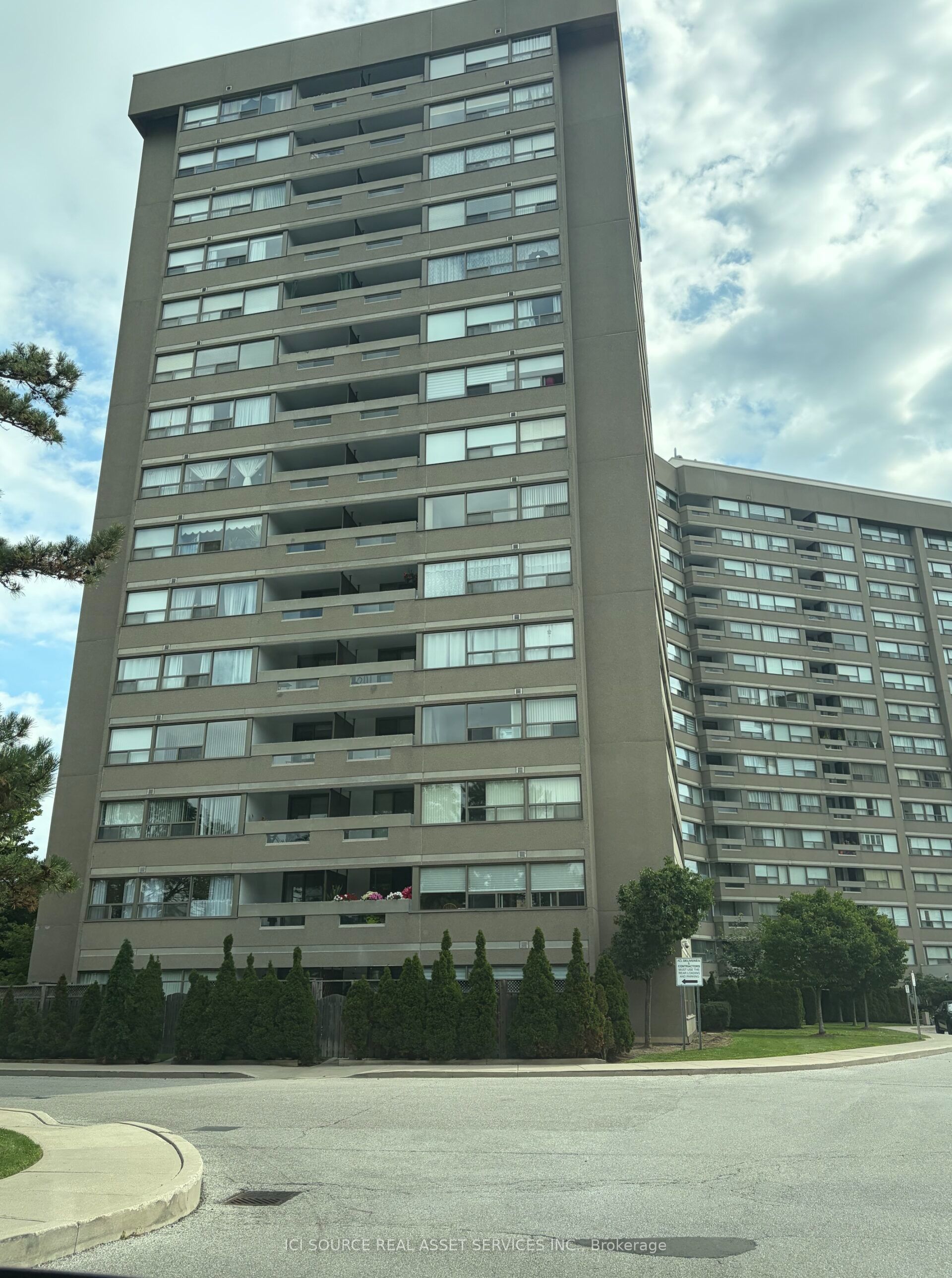 475 The West Mall 310, Toronto, ON M9C 4Z3